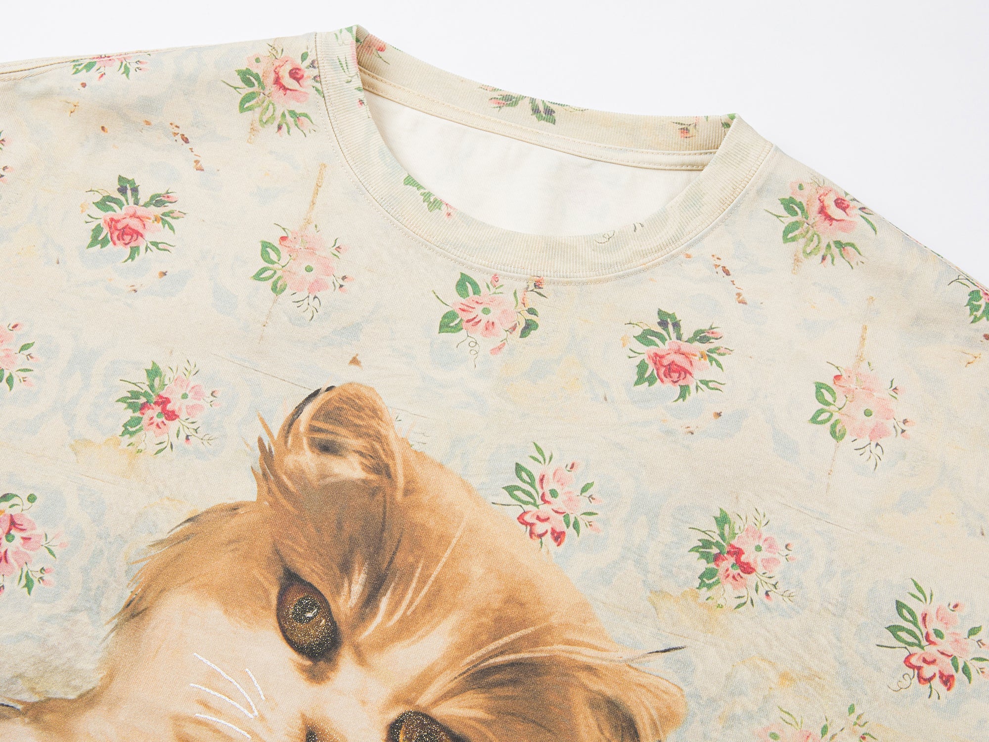 Lying-down cat long-sleeve T-shirt