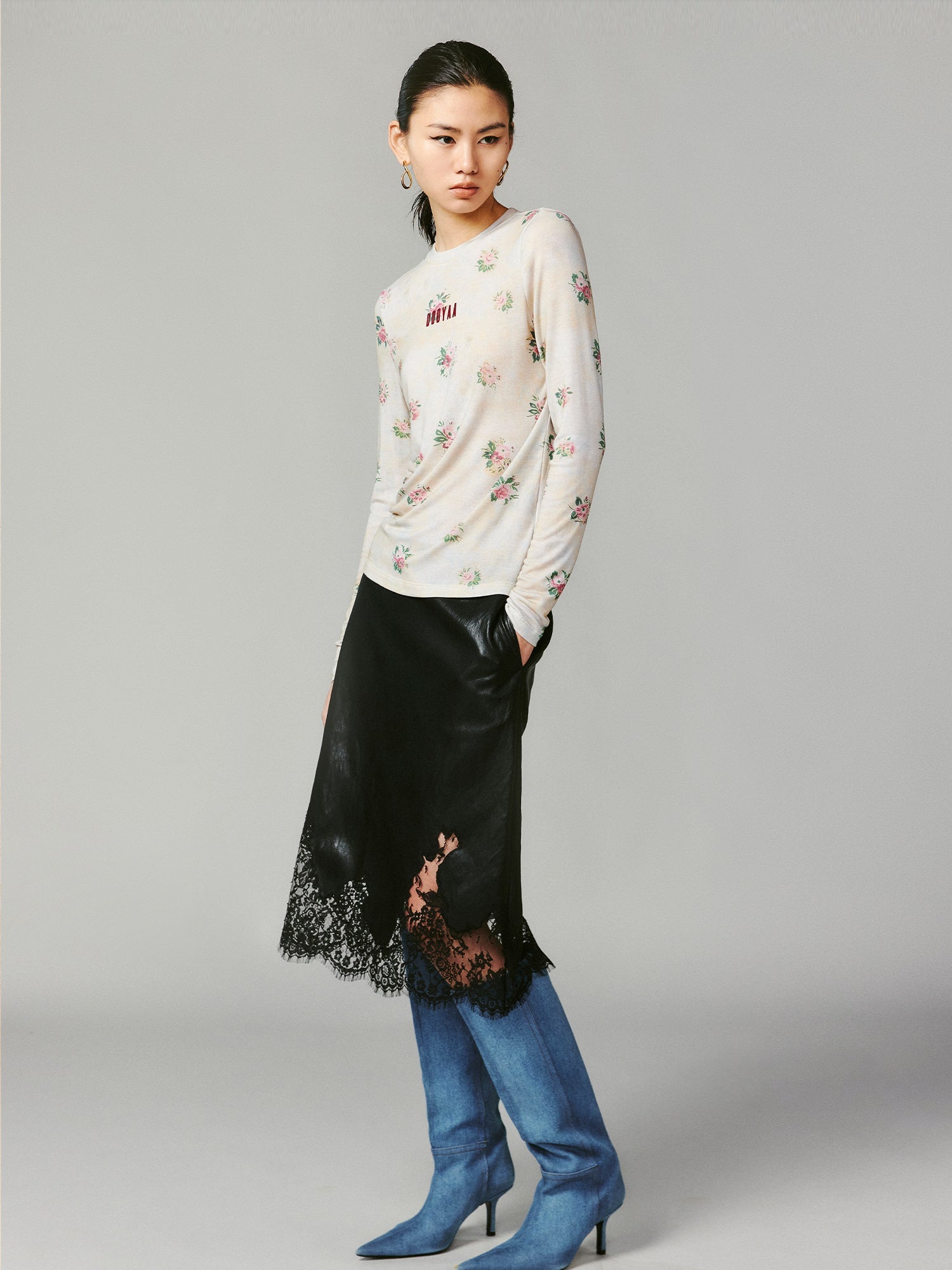 Lace-paneled PU leather skirt