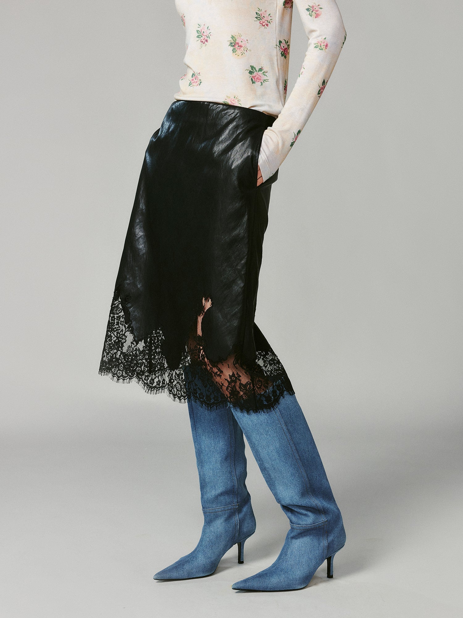 Lace-paneled PU leather skirt