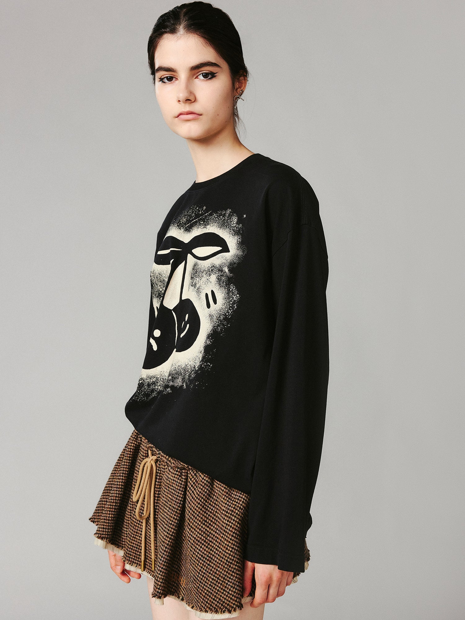 Emotional dynamic cherry long sleeve T-shirt