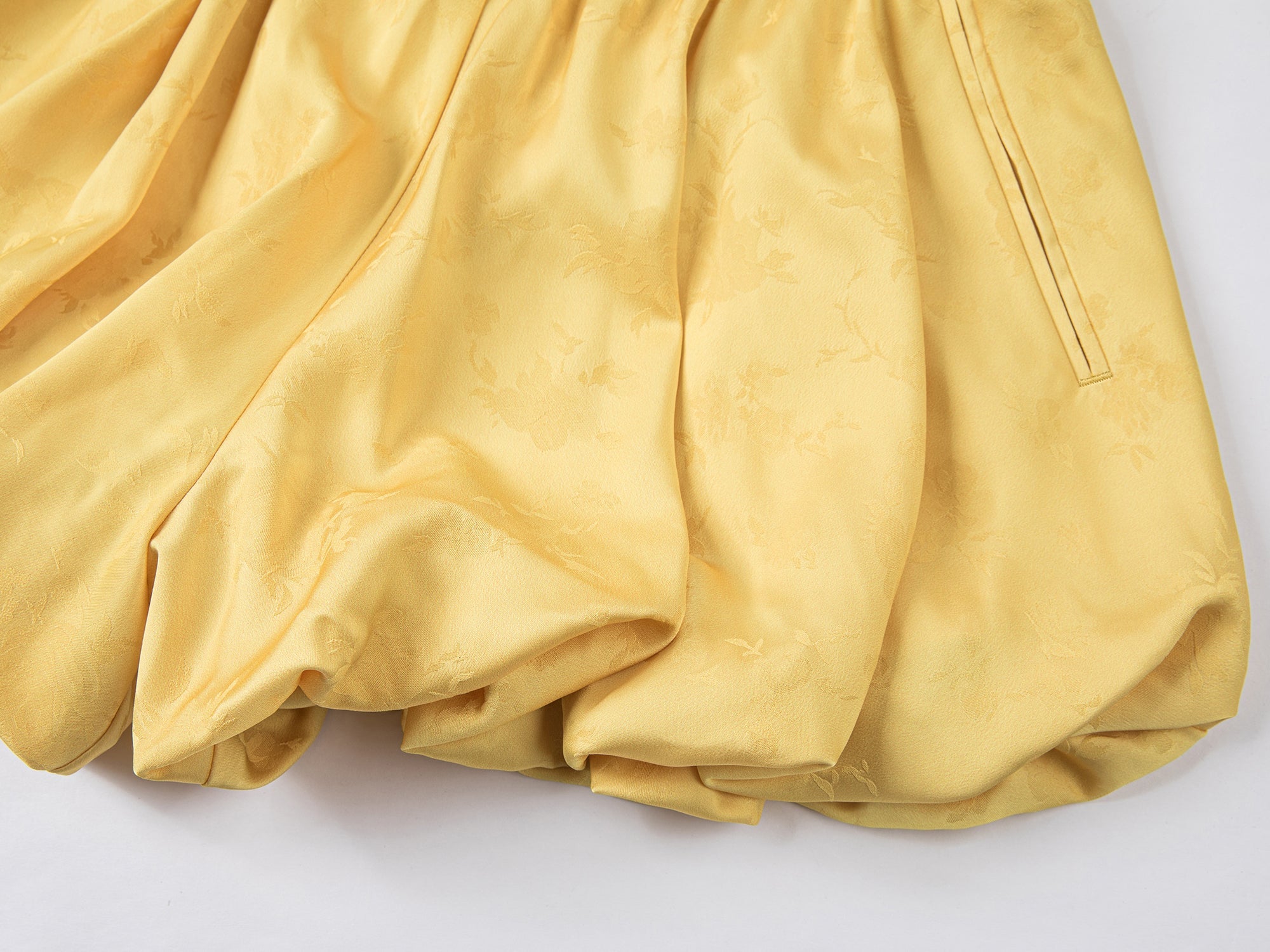 Satin jacquard bud skort