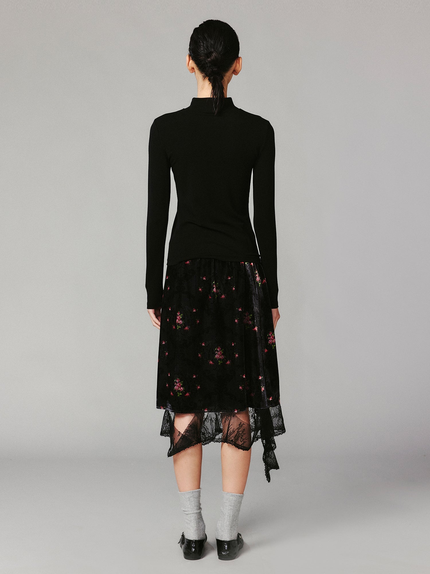 Contrast logo embroidered stand collar pullover