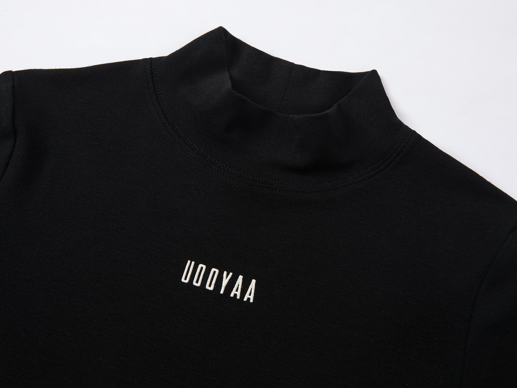 Contrast logo embroidered stand collar pullover