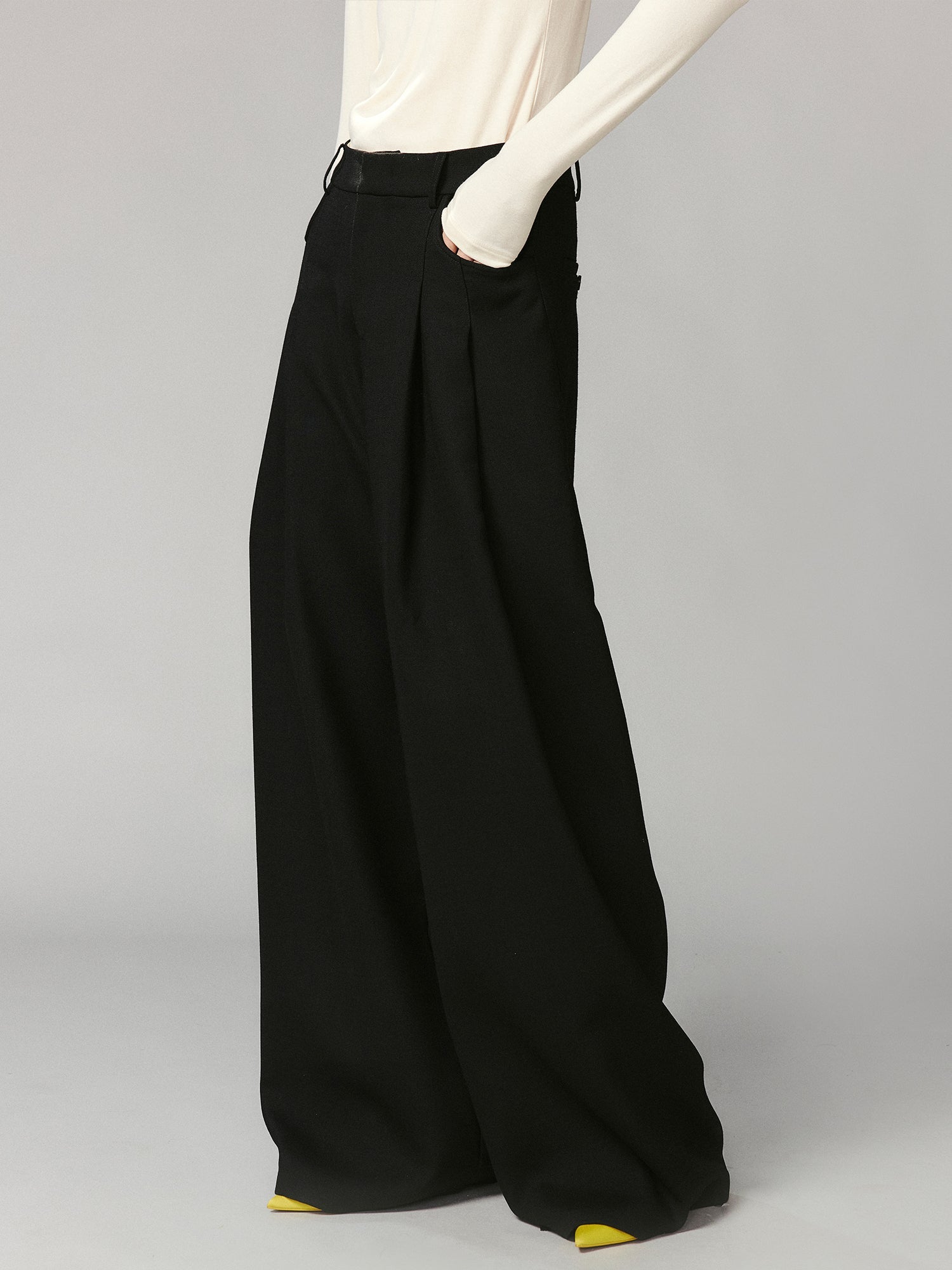 Fine wool double-pleated wide-leg suit trousers