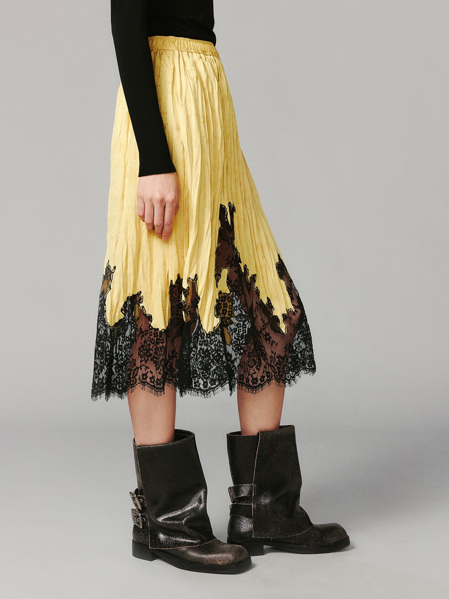 Satin jacquard lace skirt