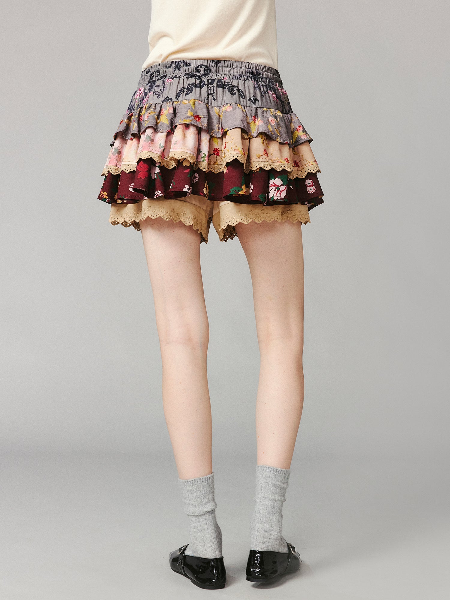 Romantic floral print ruffle skort