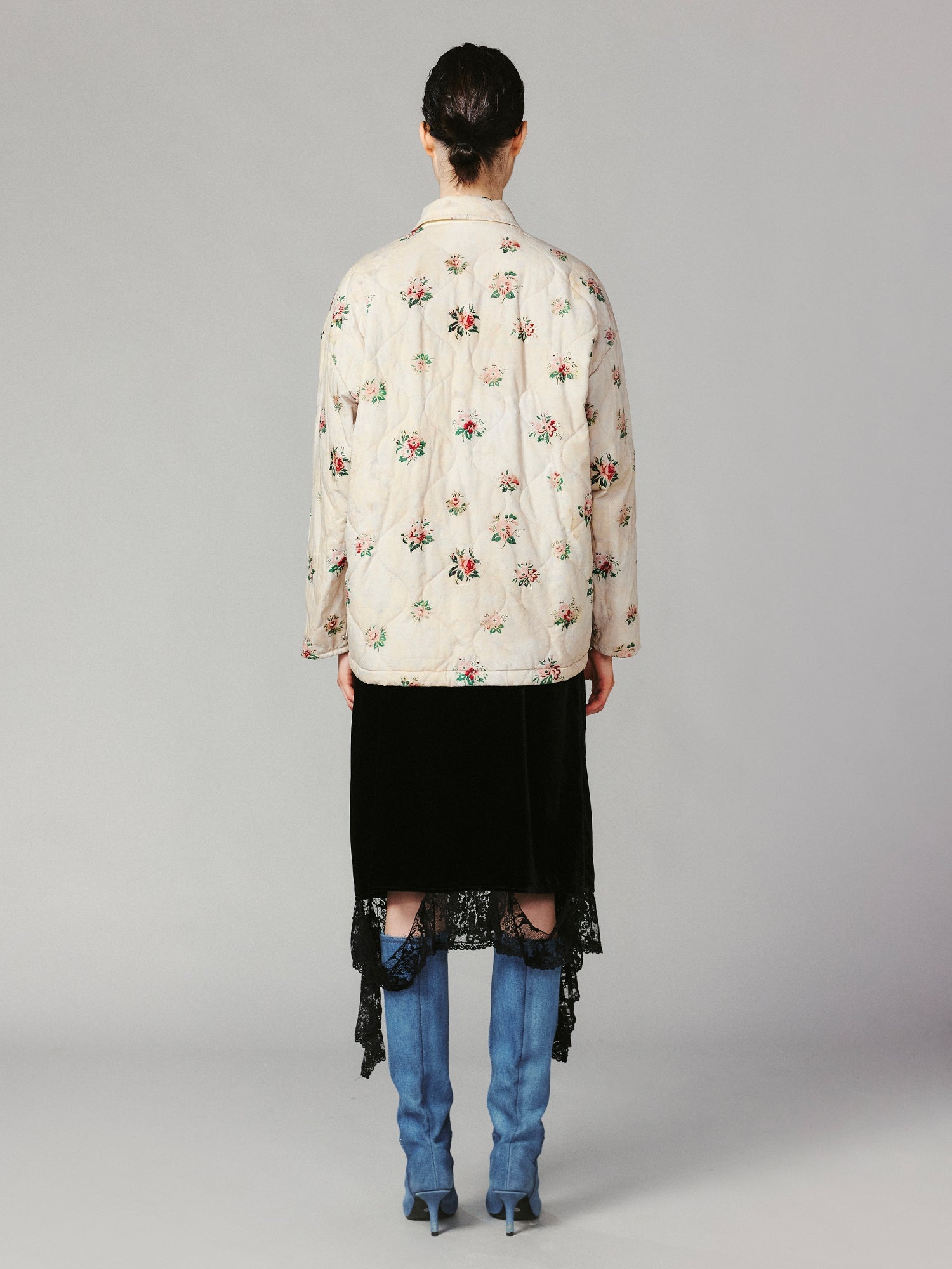 Reversible puffer jacket embroidered with childhood dolls and vintage wallpaper print