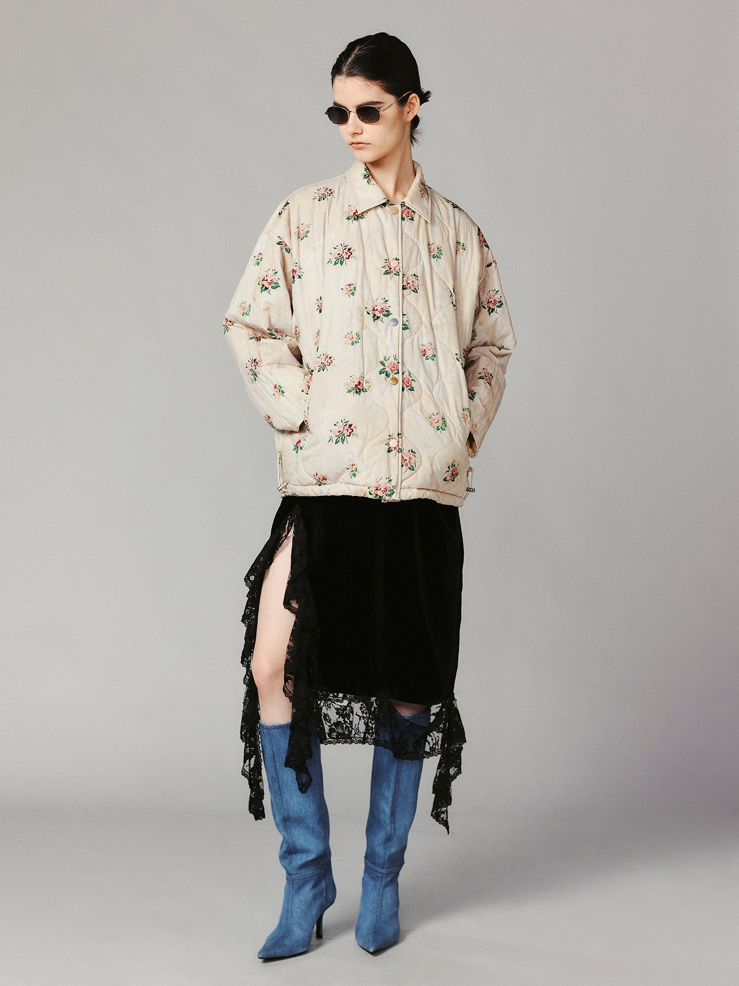 Reversible puffer jacket embroidered with childhood dolls and vintage wallpaper print