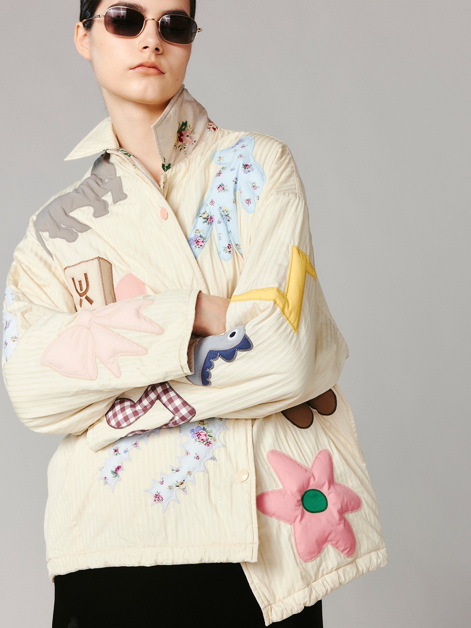 Reversible puffer jacket embroidered with childhood dolls and vintage wallpaper print