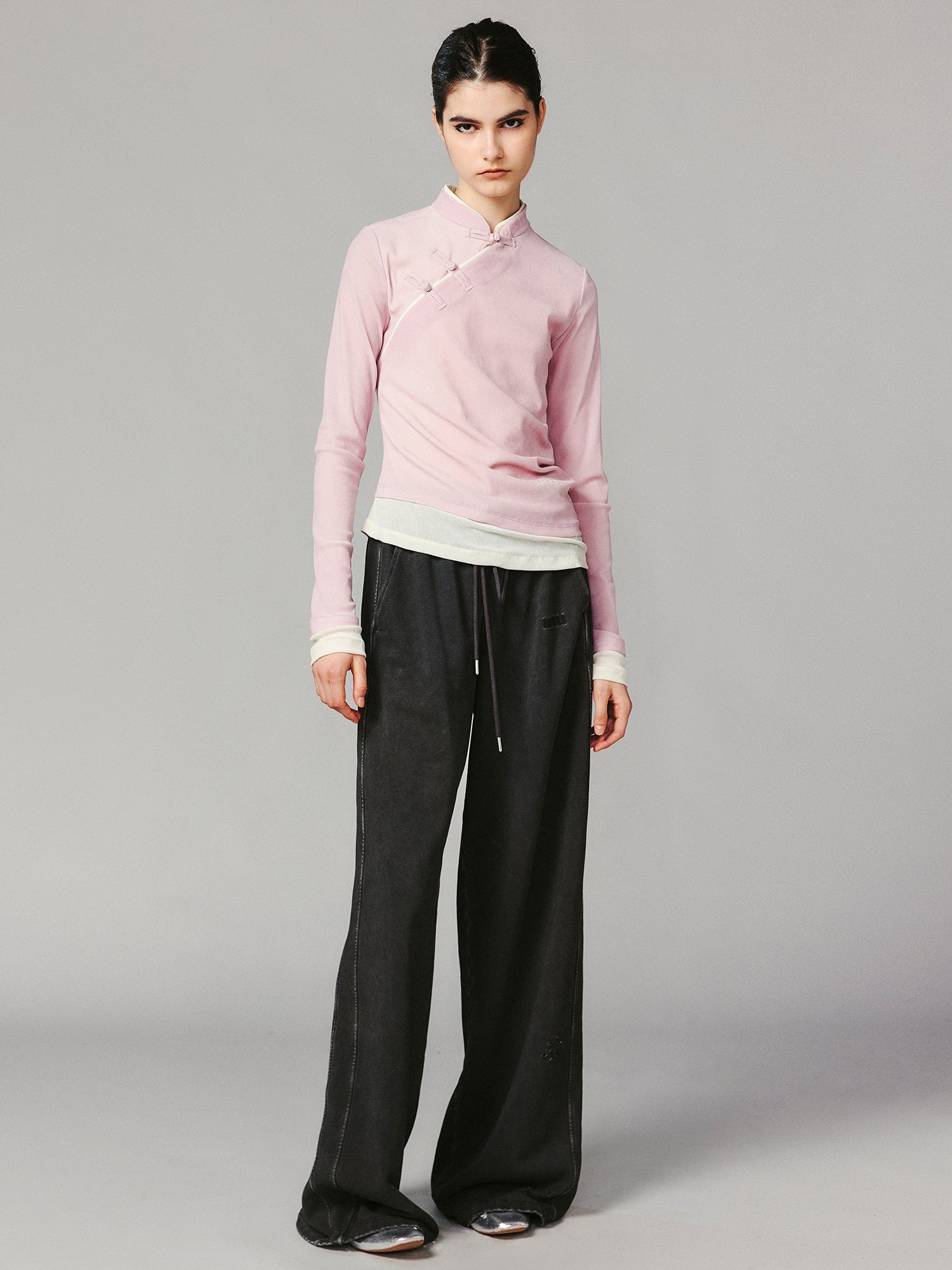 Asymmetrical frog button long sleeve T-shirt