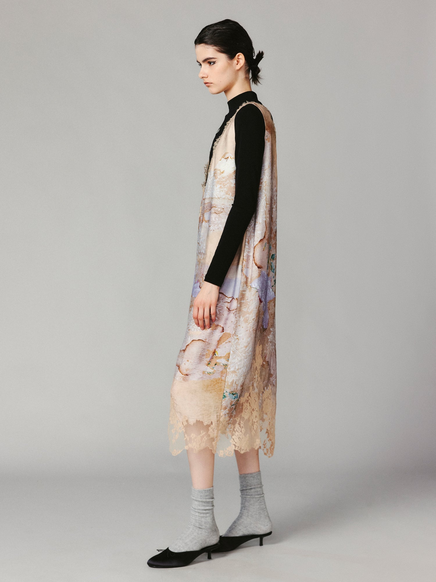 Floral wallpaper print lace dress