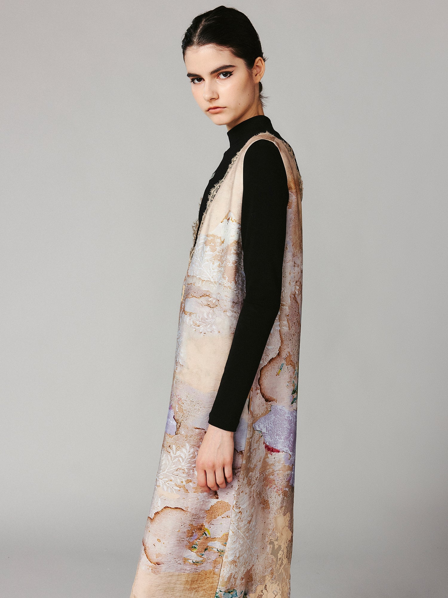 Floral wallpaper print lace dress