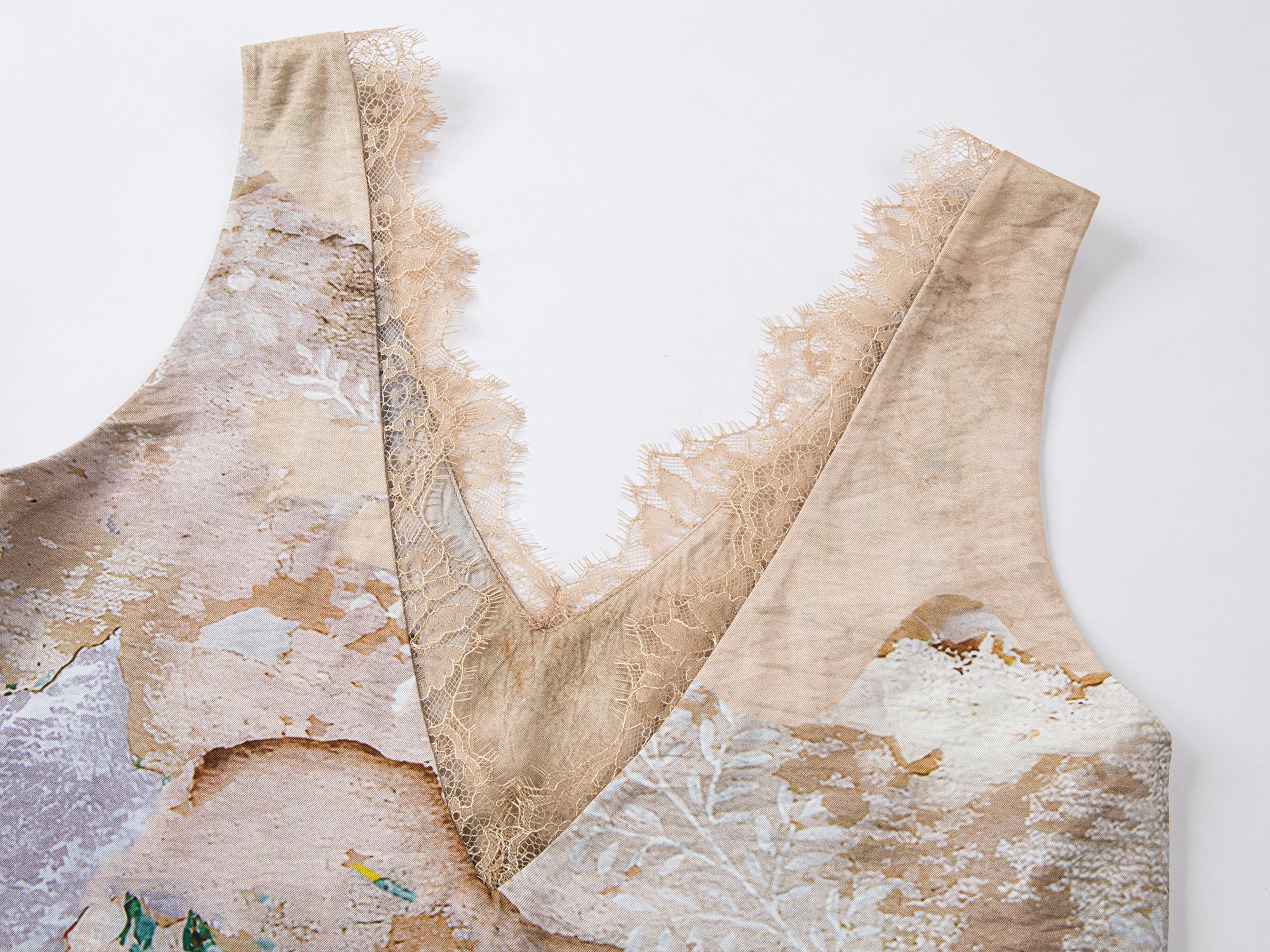 Floral wallpaper print lace dress