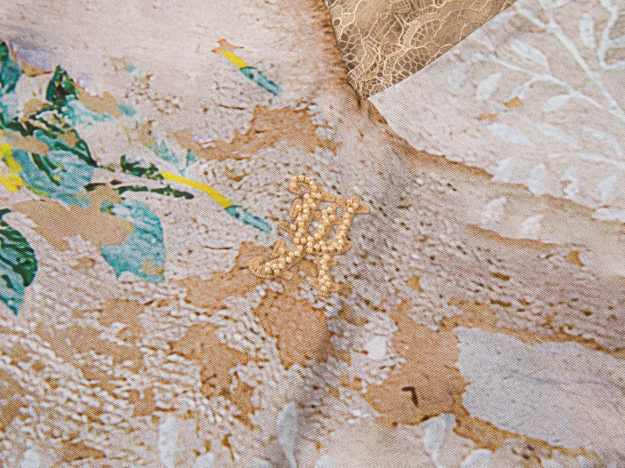 Floral wallpaper print lace dress