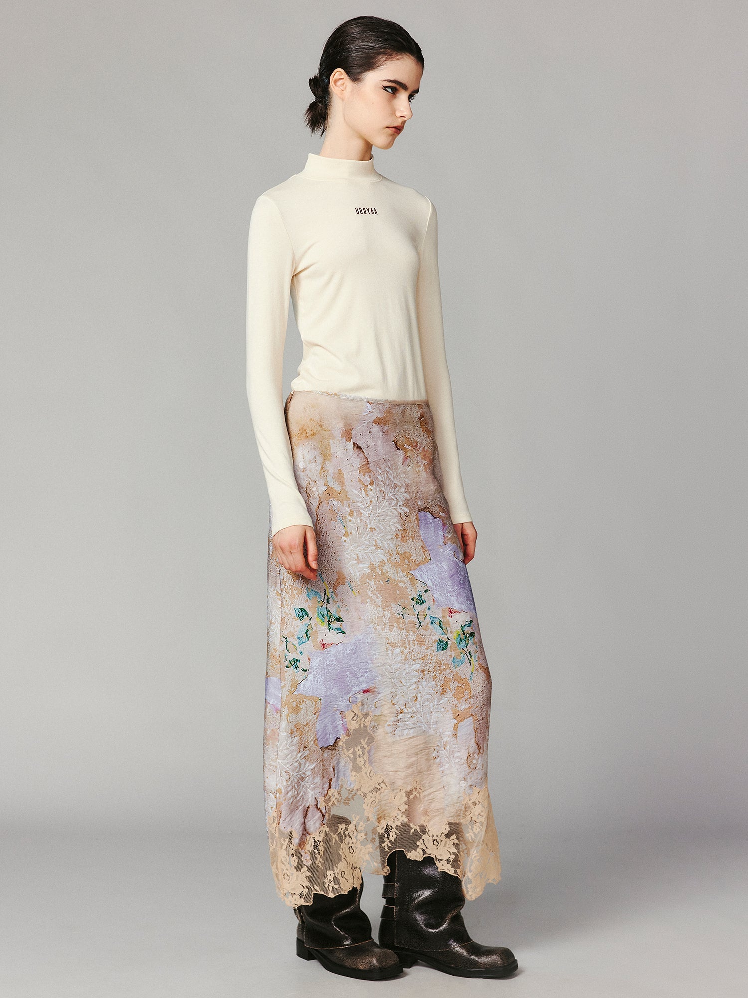 Floral wallpaper lace skirt