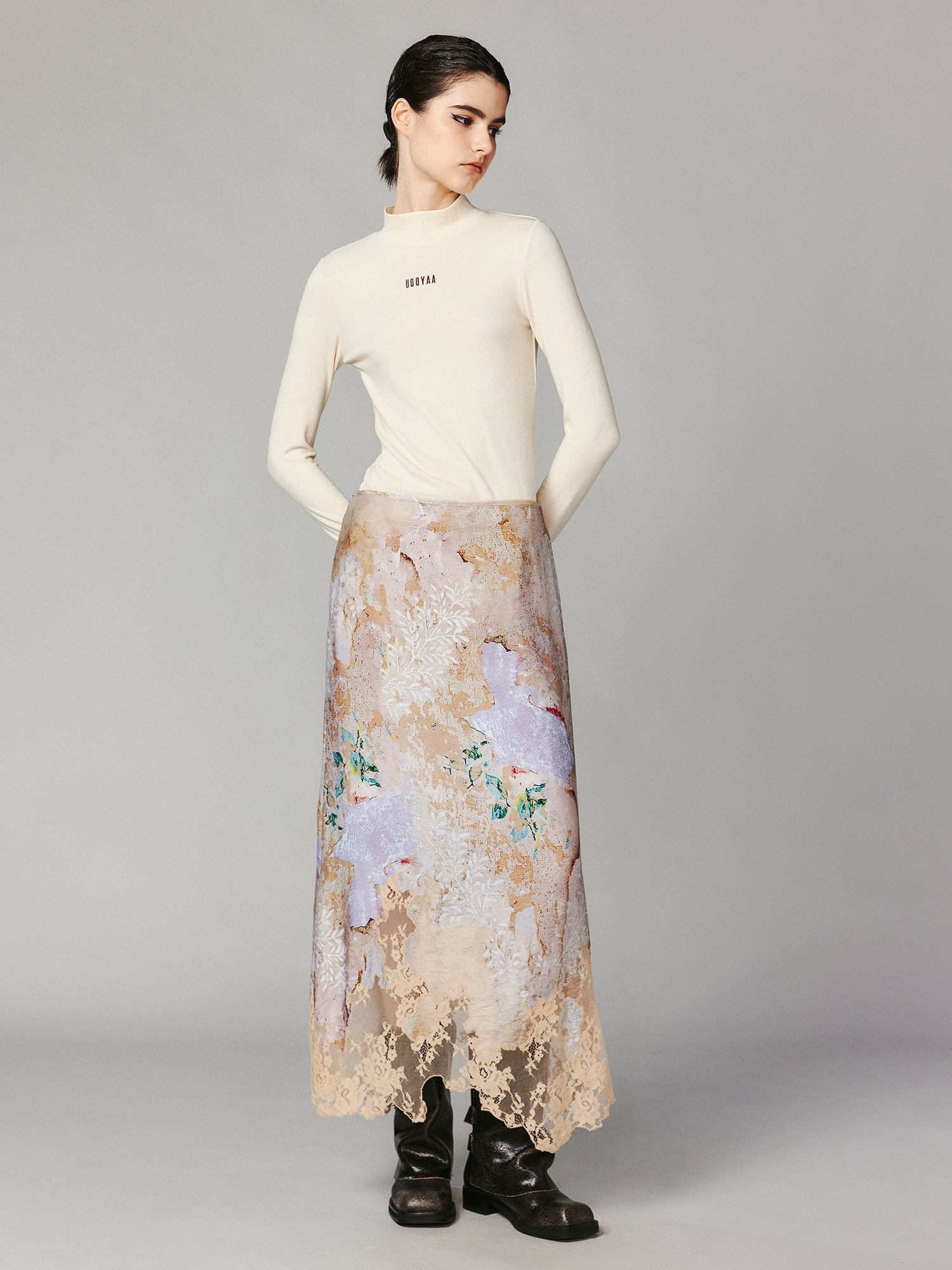 Floral wallpaper lace skirt