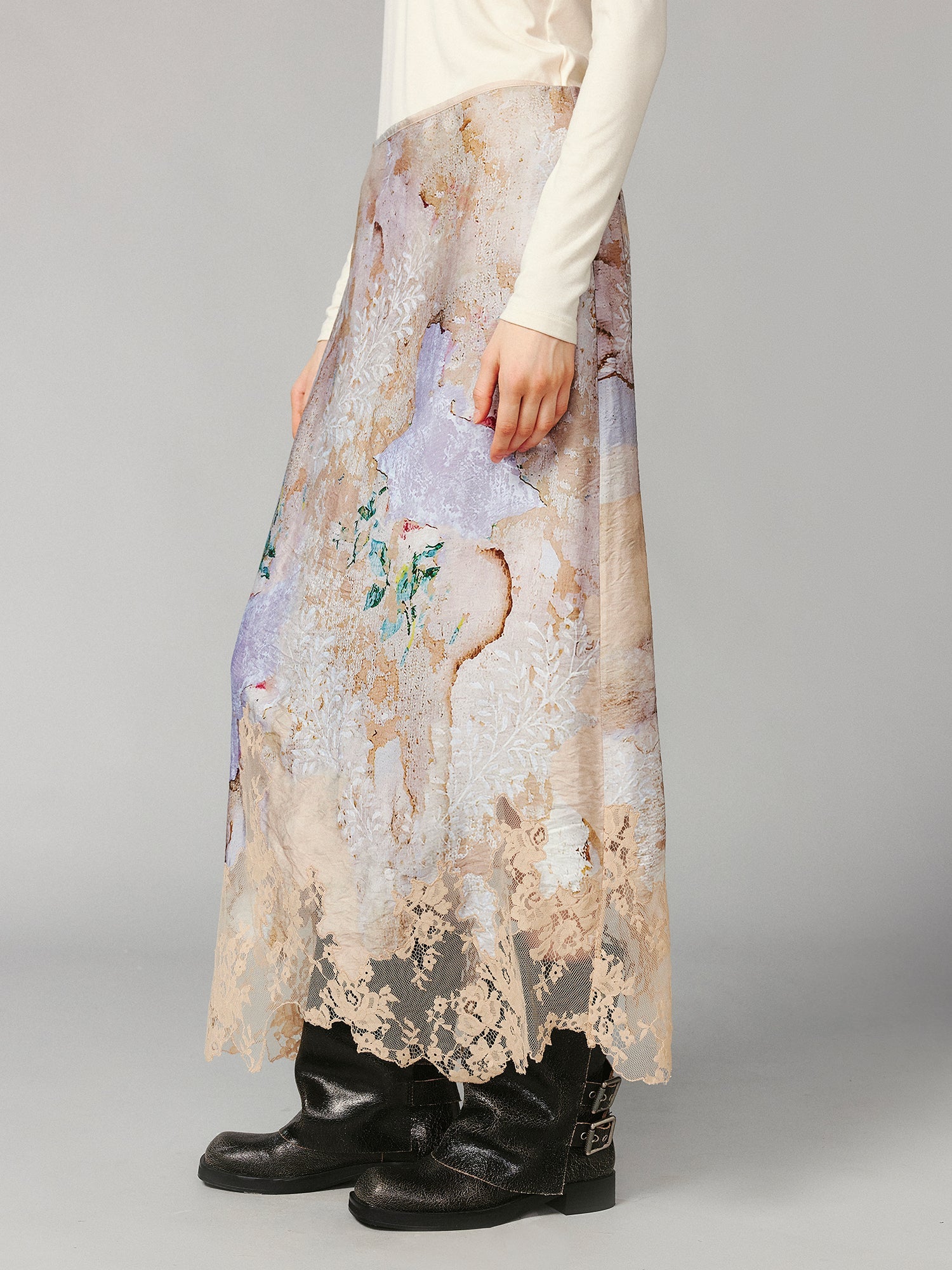 Floral wallpaper lace skirt