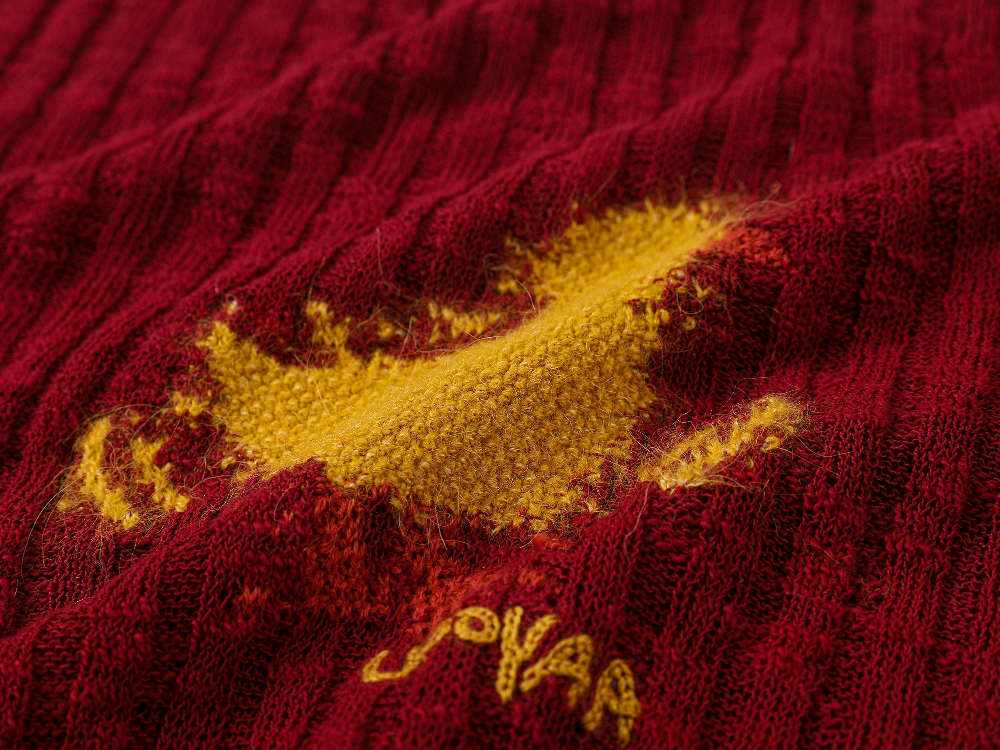 Dynamic "I" duck pullover sweater