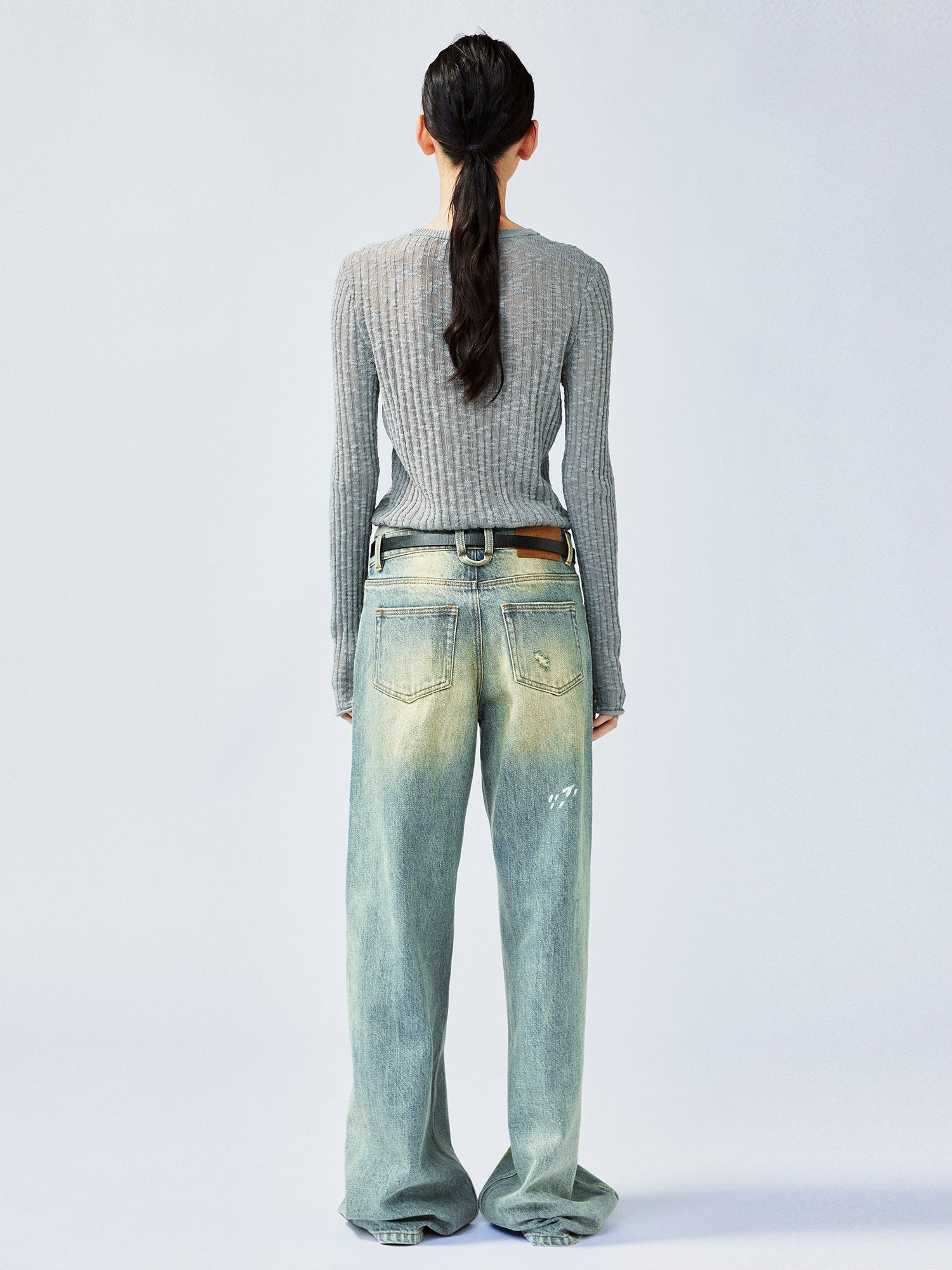 Dynamic "I" duck pullover sweater