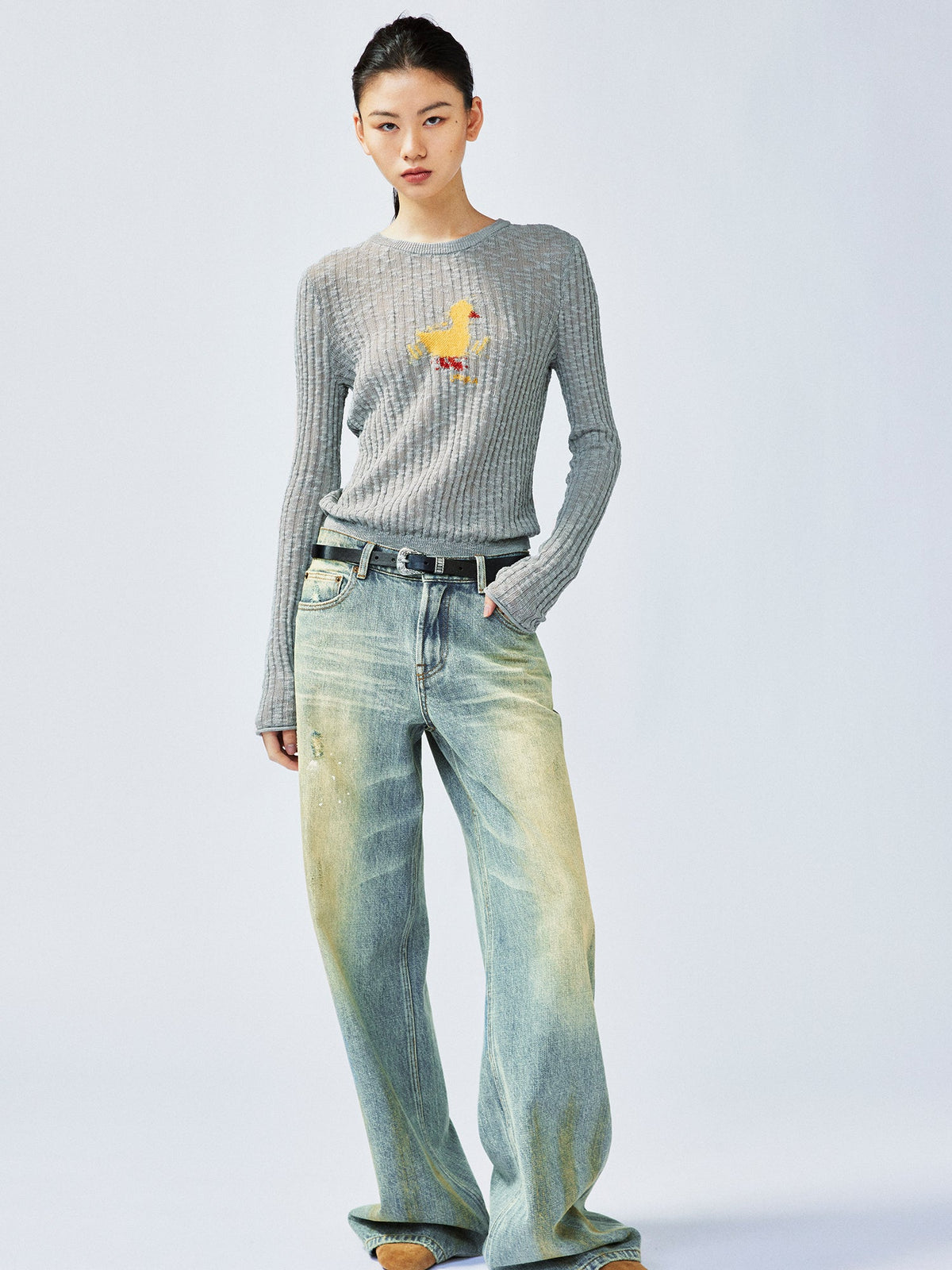 Dynamic "I" duck pullover sweater
