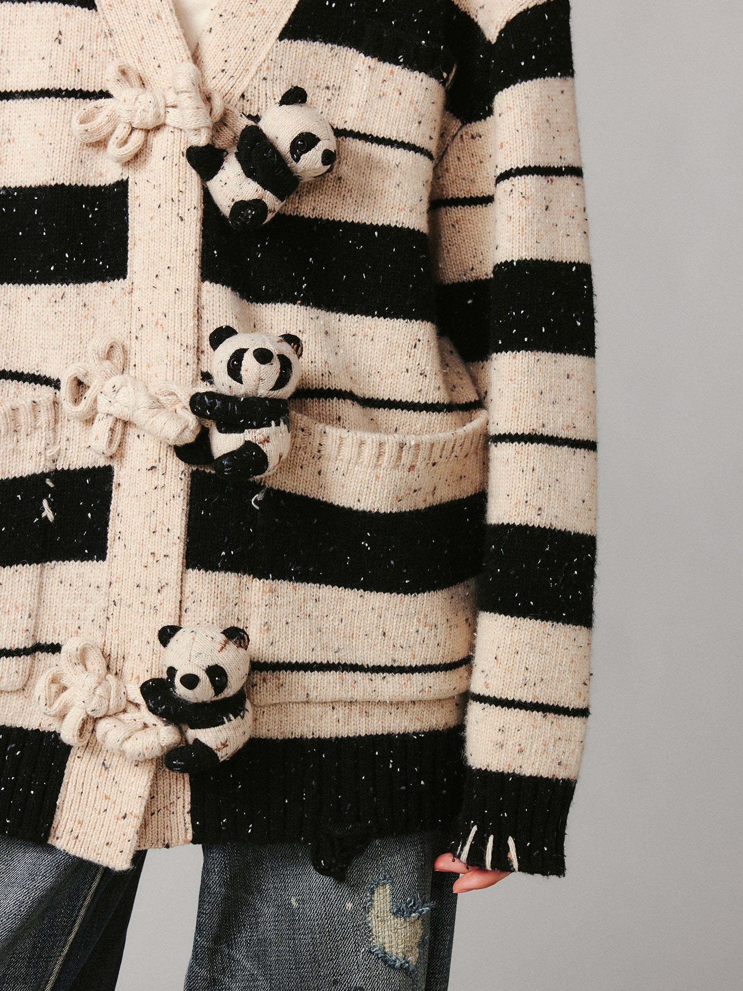 Vintage stripe hugging panda V-neck wool cardigan