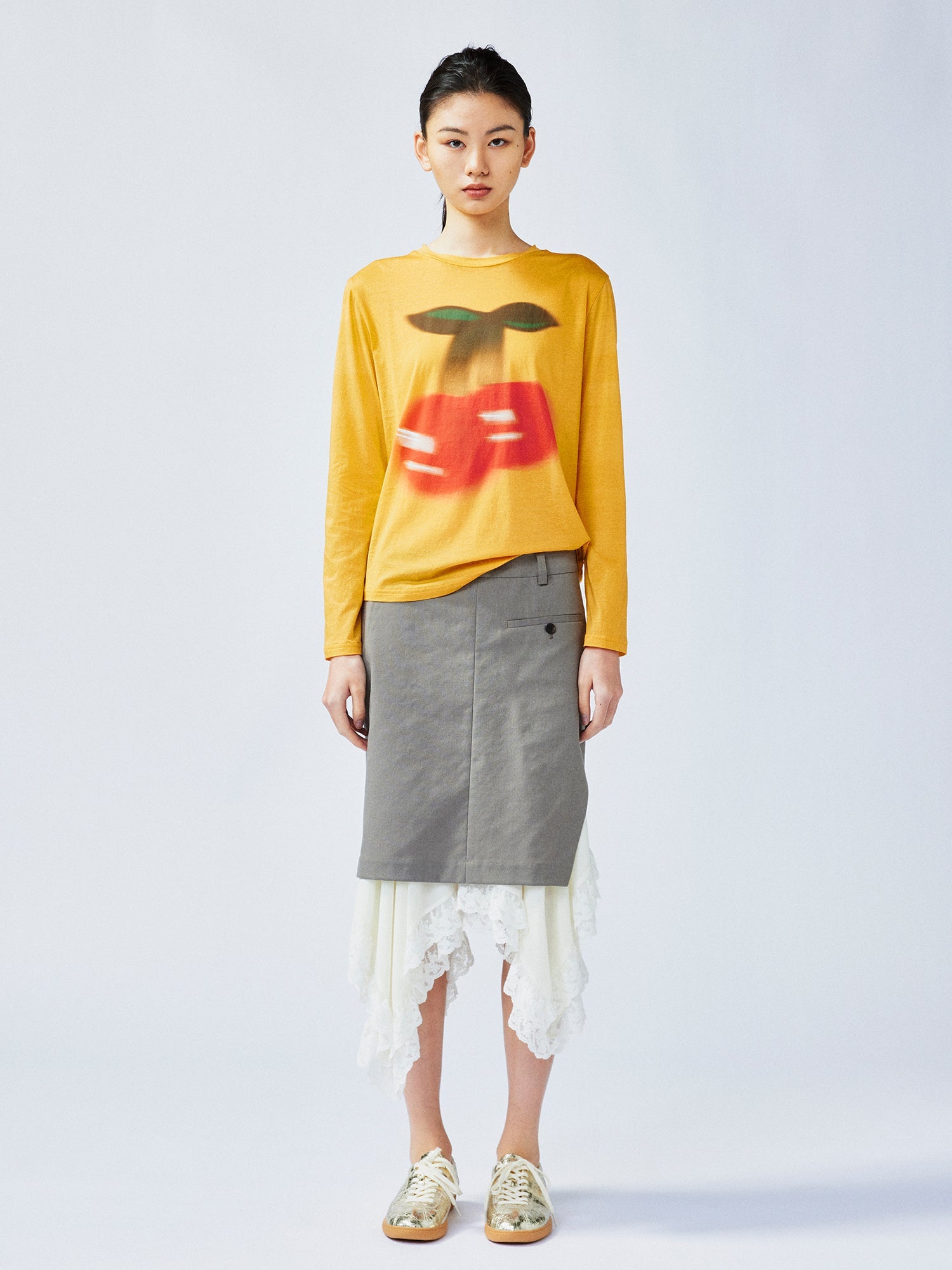 Dynamic cherry long-sleeve t-shirt