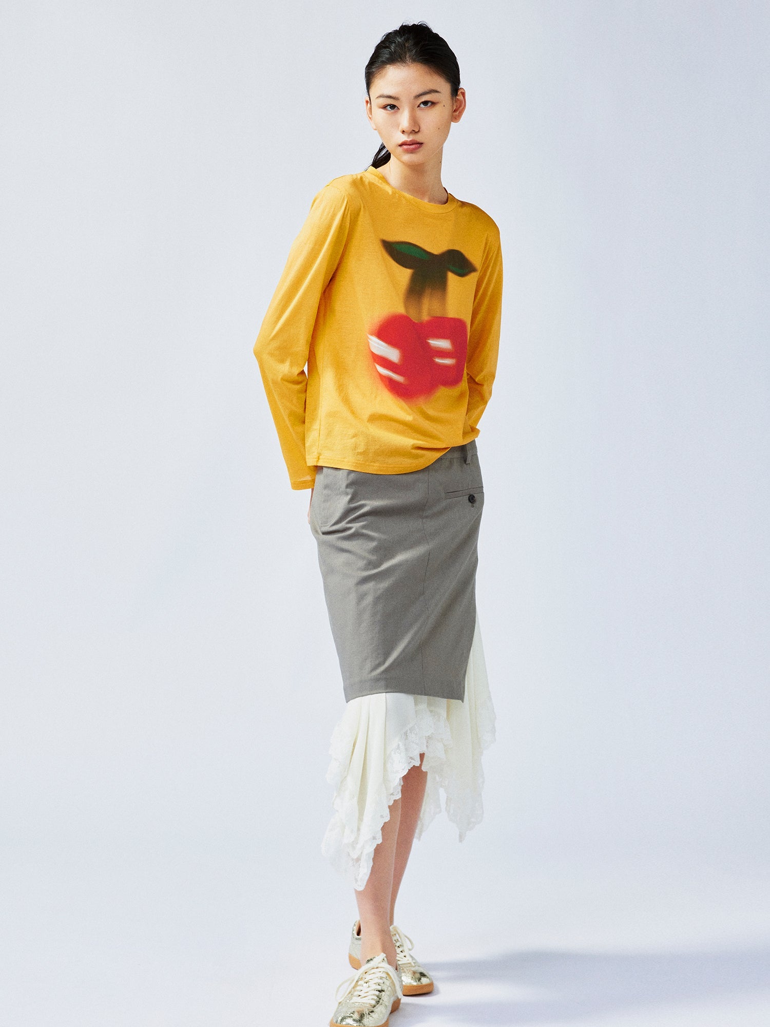 Dynamic cherry long-sleeve t-shirt