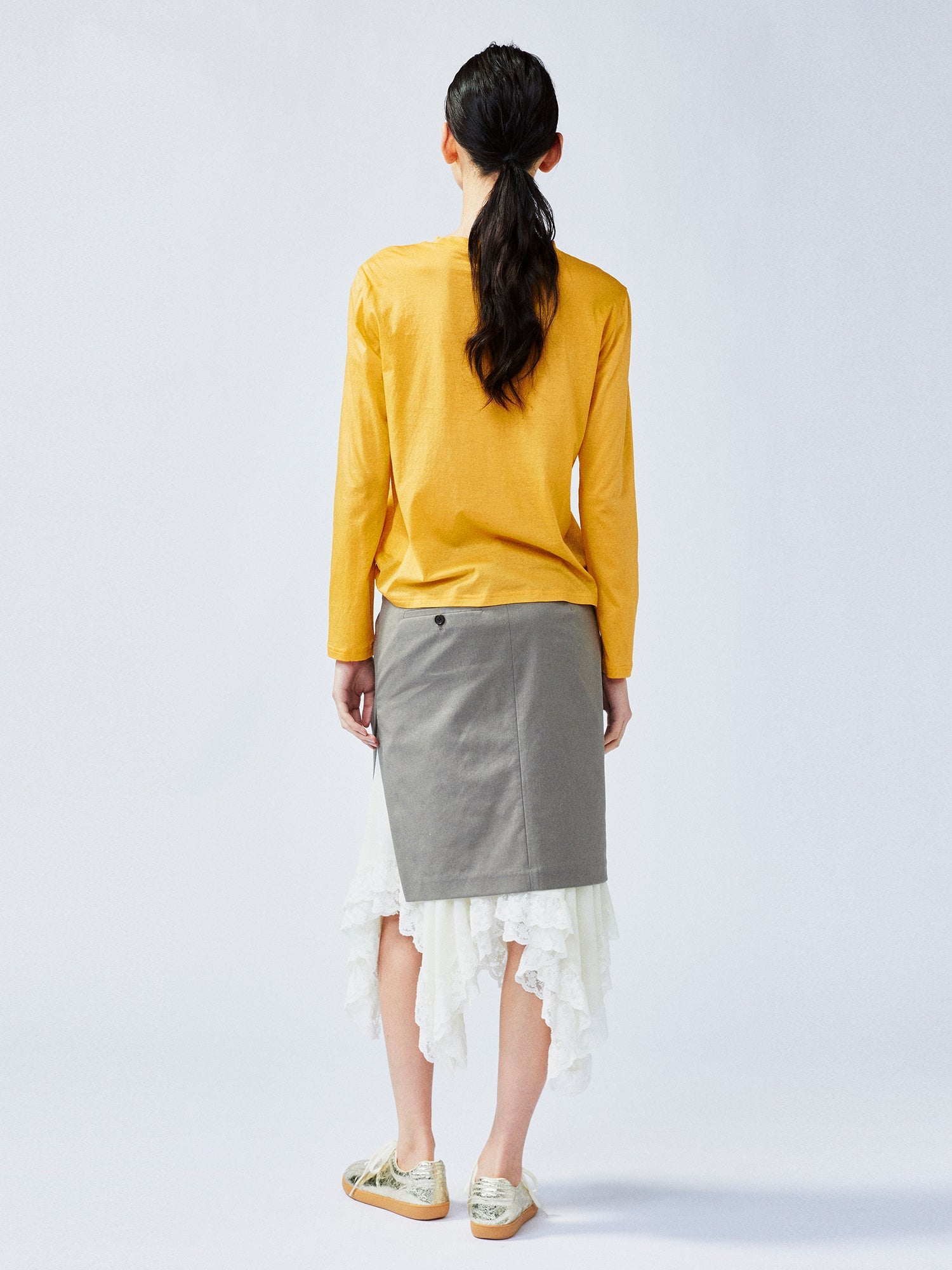 Dynamic cherry long-sleeve t-shirt