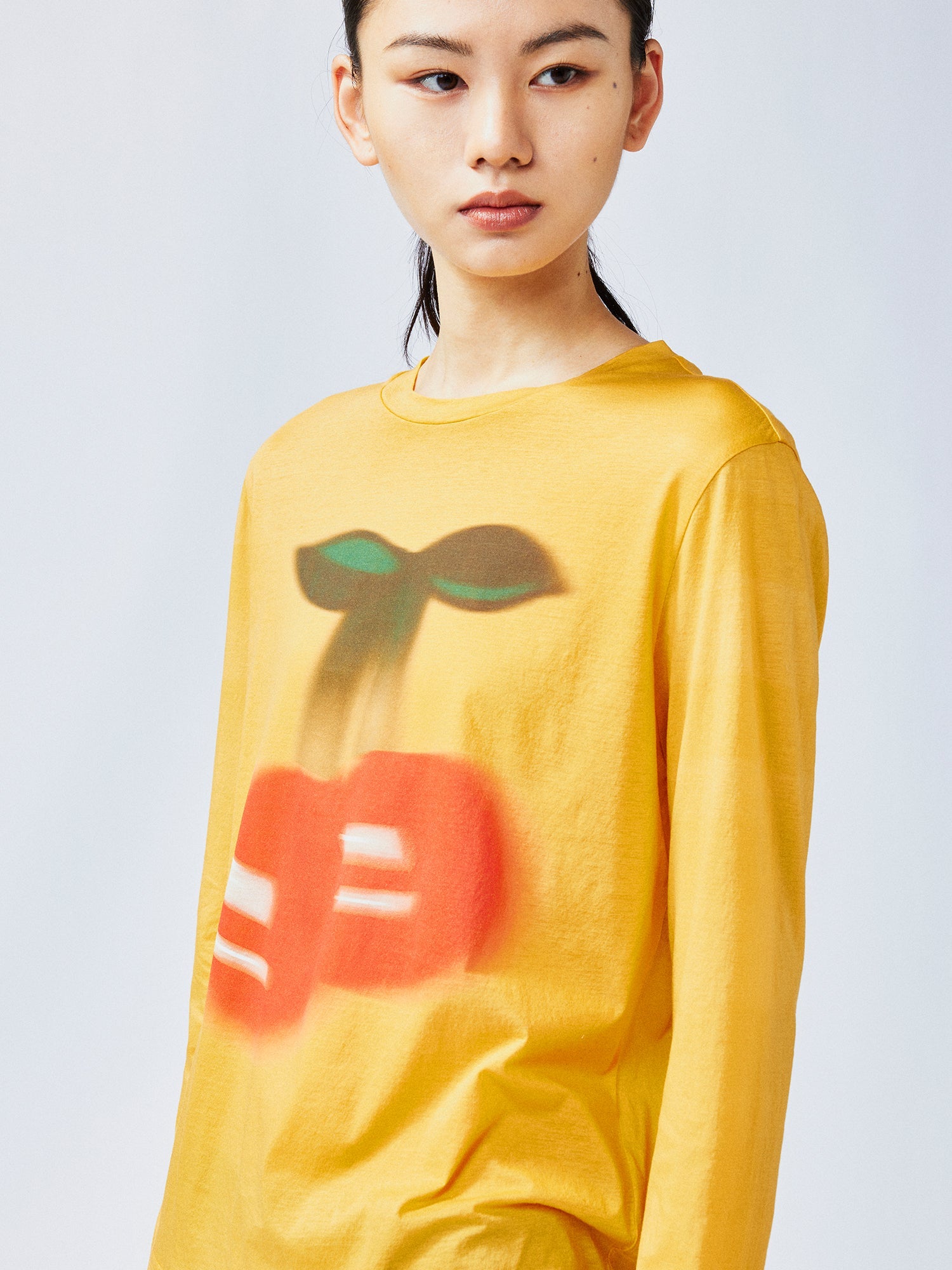 Dynamic cherry long-sleeve t-shirt
