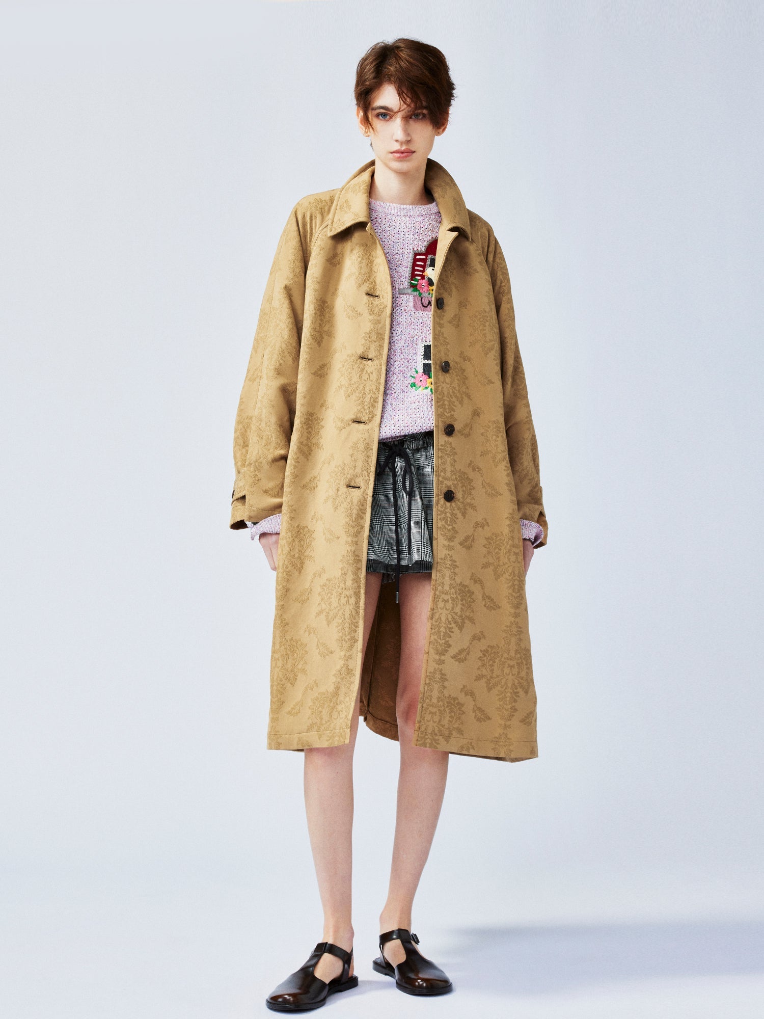 Nostalgia-evoking classic jacquard balmacaan coat