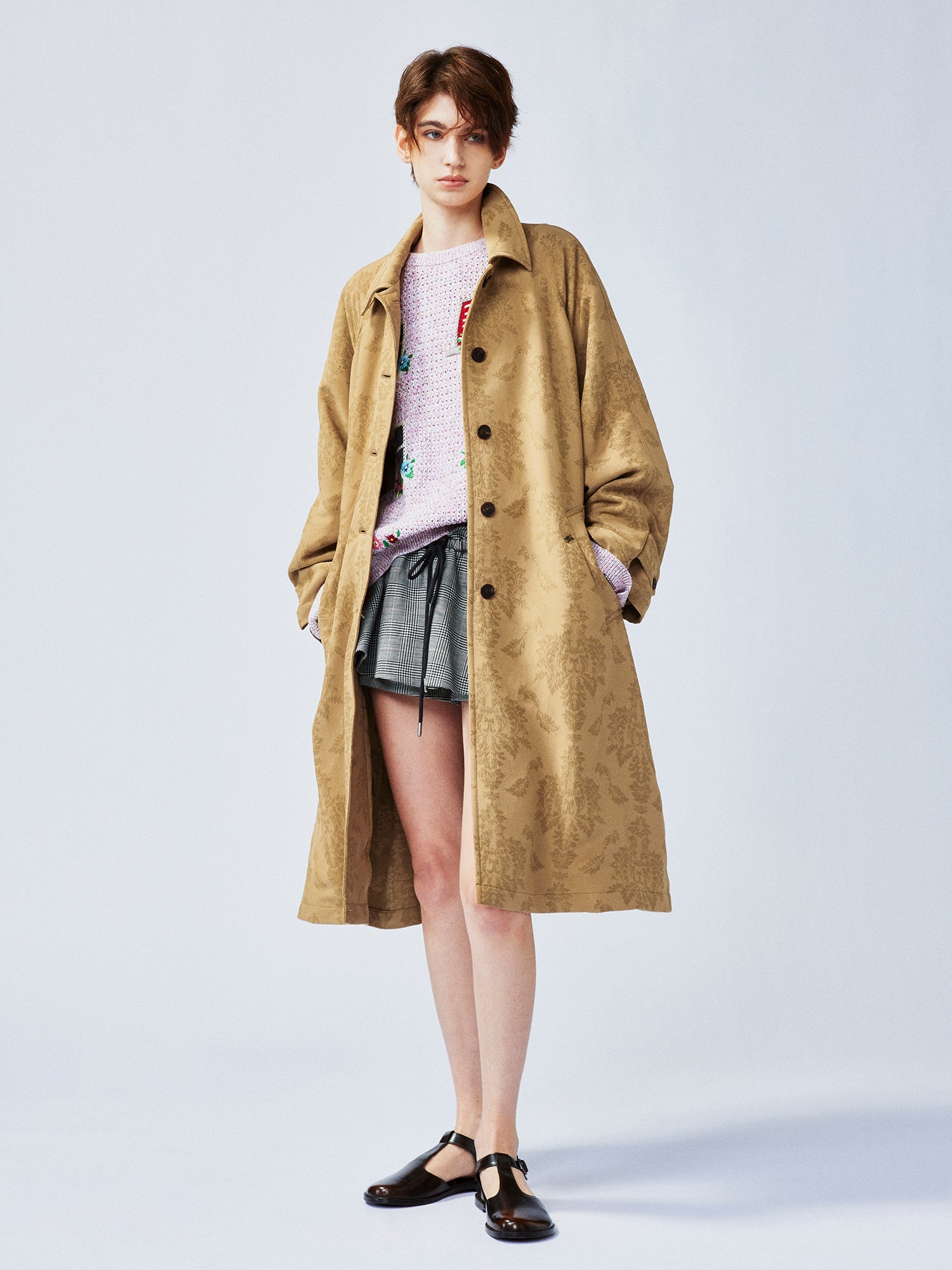 Nostalgia-evoking classic jacquard balmacaan coat