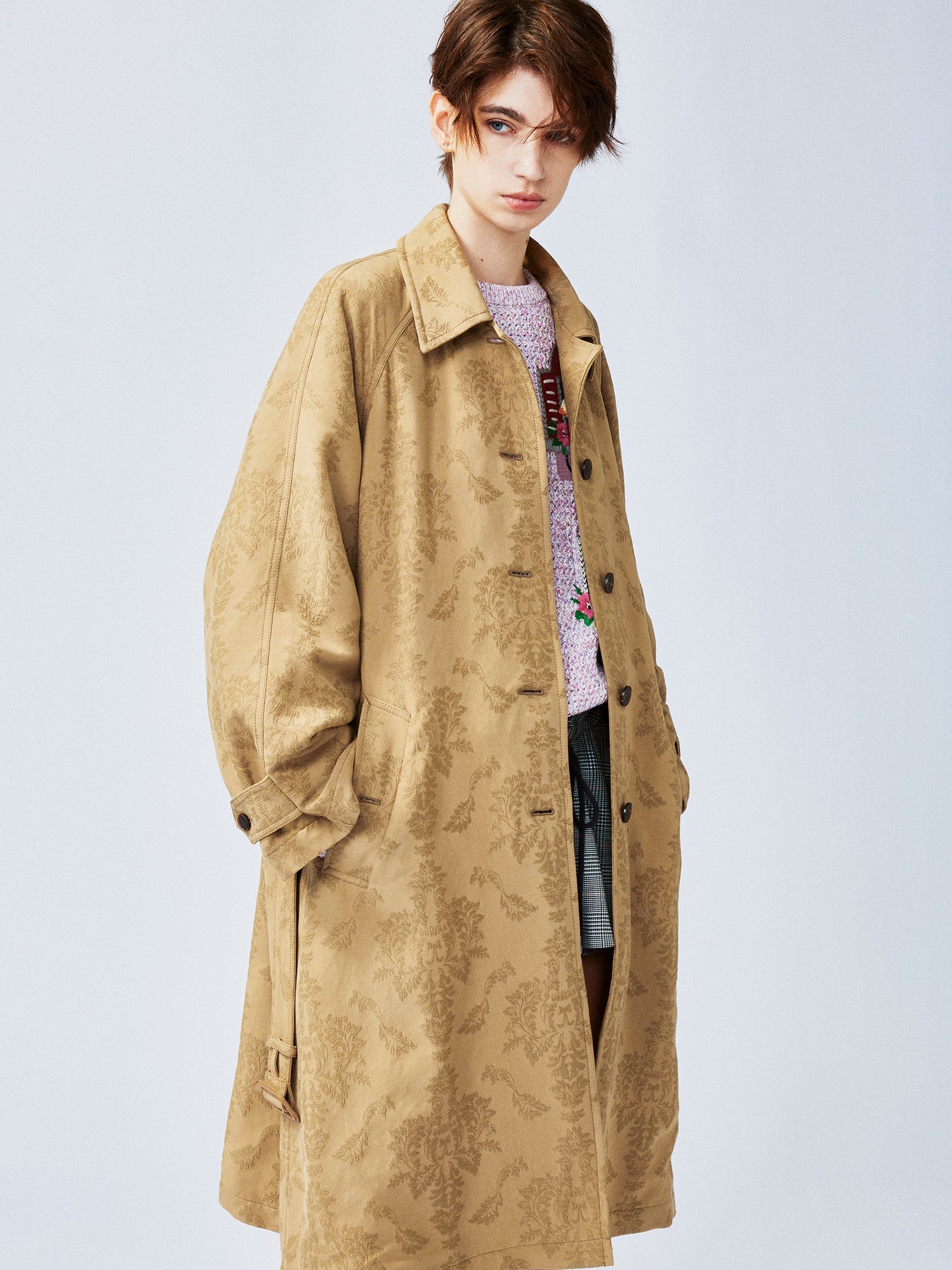 Nostalgia-evoking classic jacquard balmacaan coat