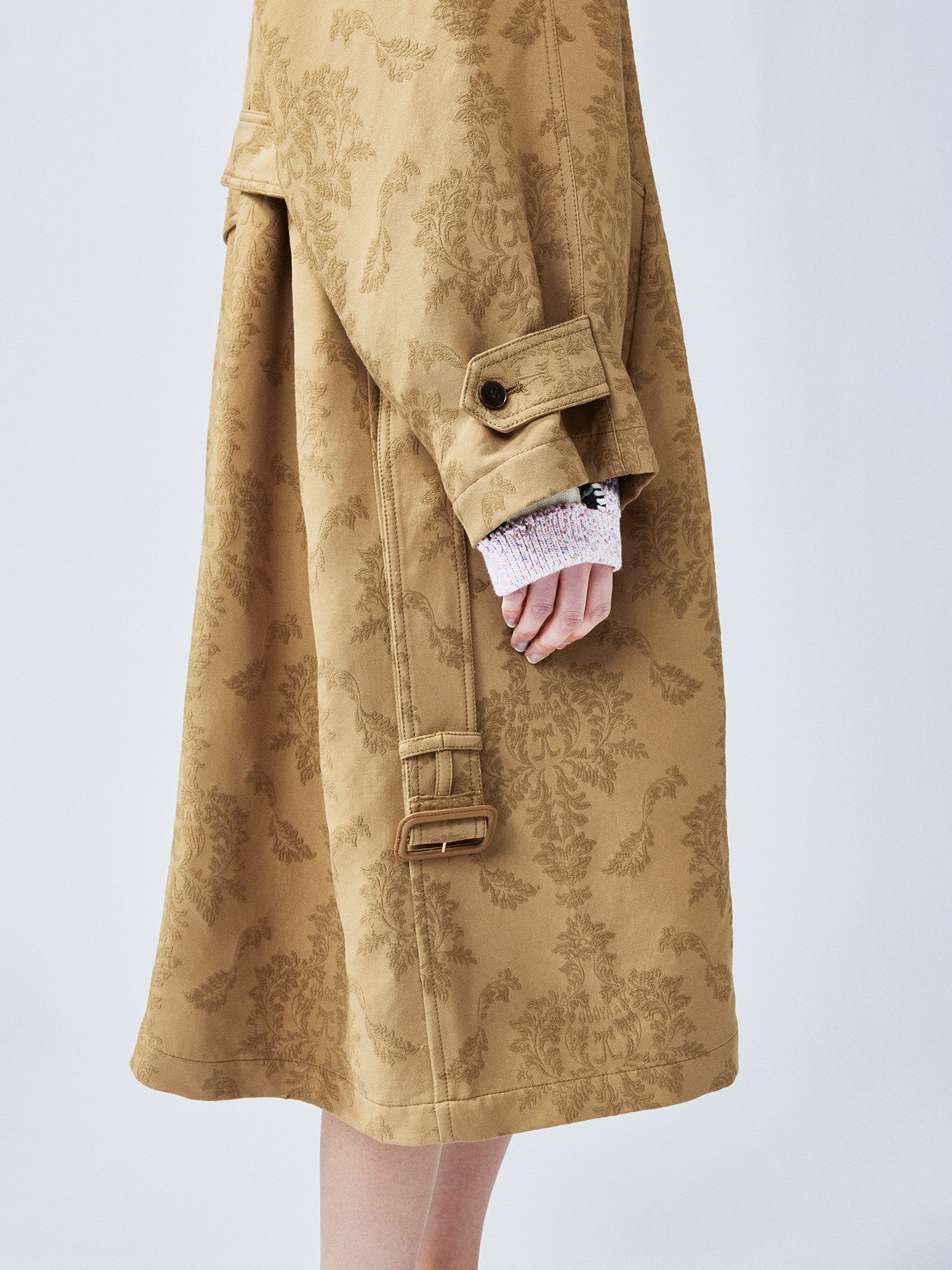 Nostalgia-evoking classic jacquard balmacaan coat