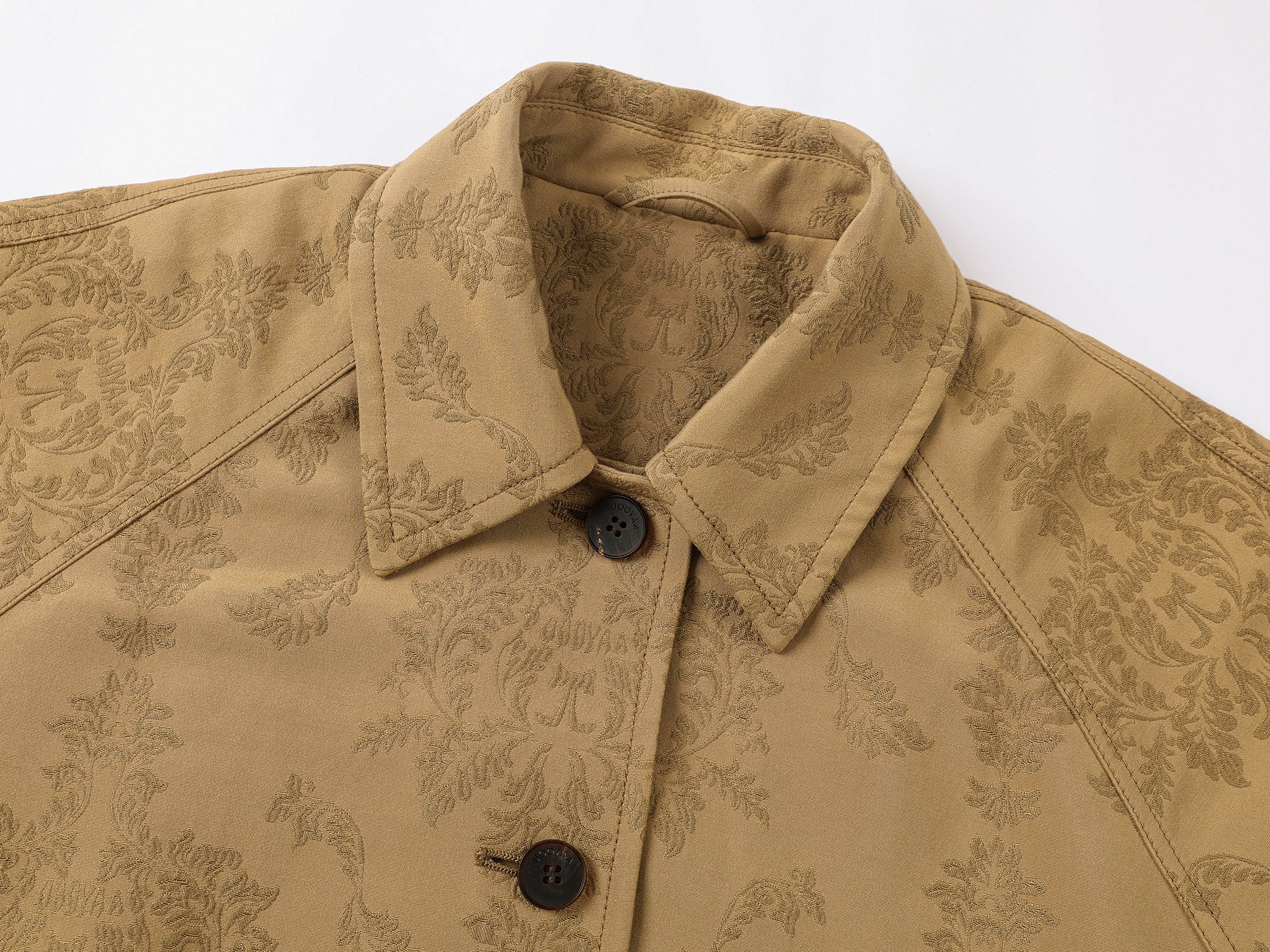 Nostalgia-evoking classic jacquard balmacaan coat