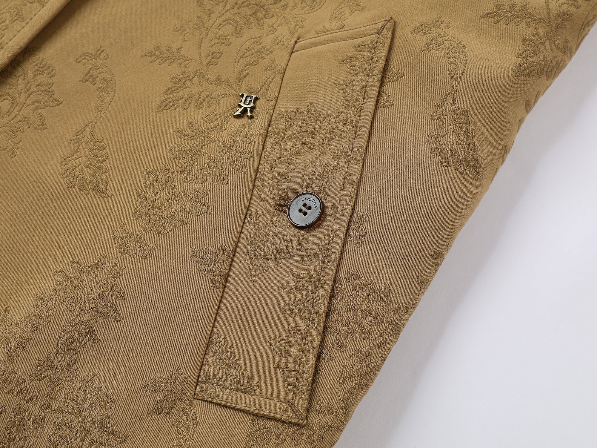 Nostalgia-evoking classic jacquard balmacaan coat