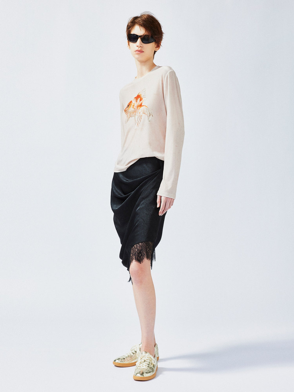 "Sweet and elegant" surreal goldfish velvet long-sleeve T-shirt