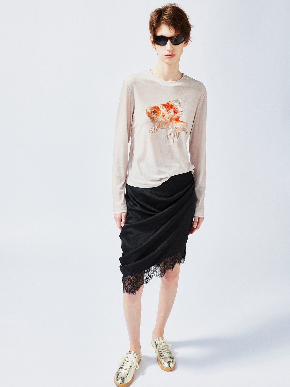 "Sweet and elegant" surreal goldfish velvet long-sleeve T-shirt