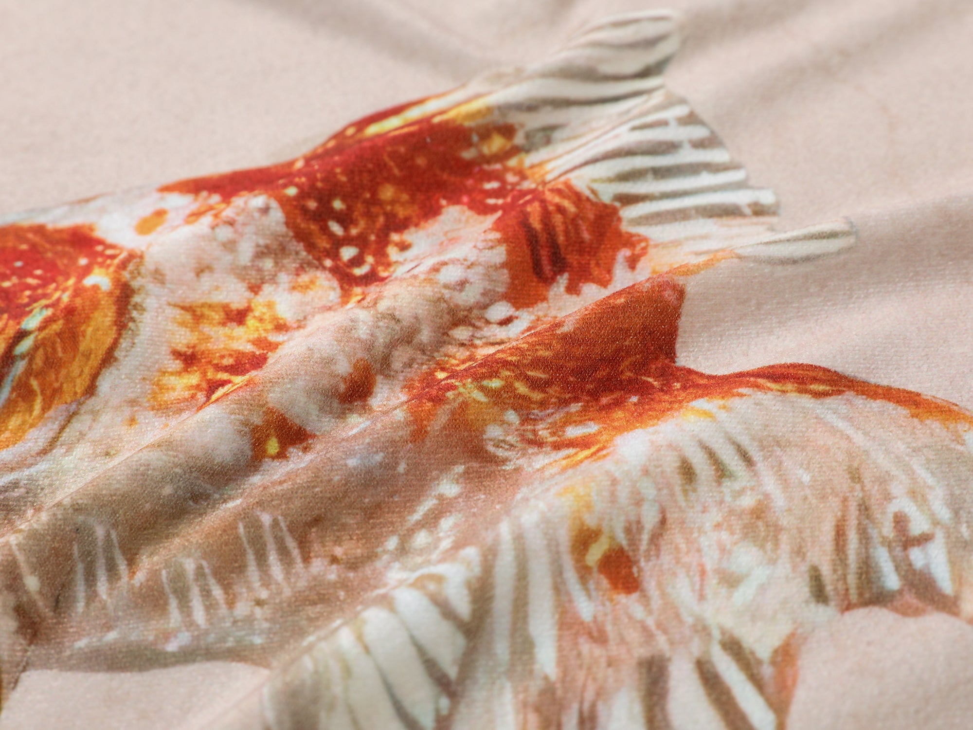 "Sweet and elegant" surreal goldfish velvet long-sleeve T-shirt