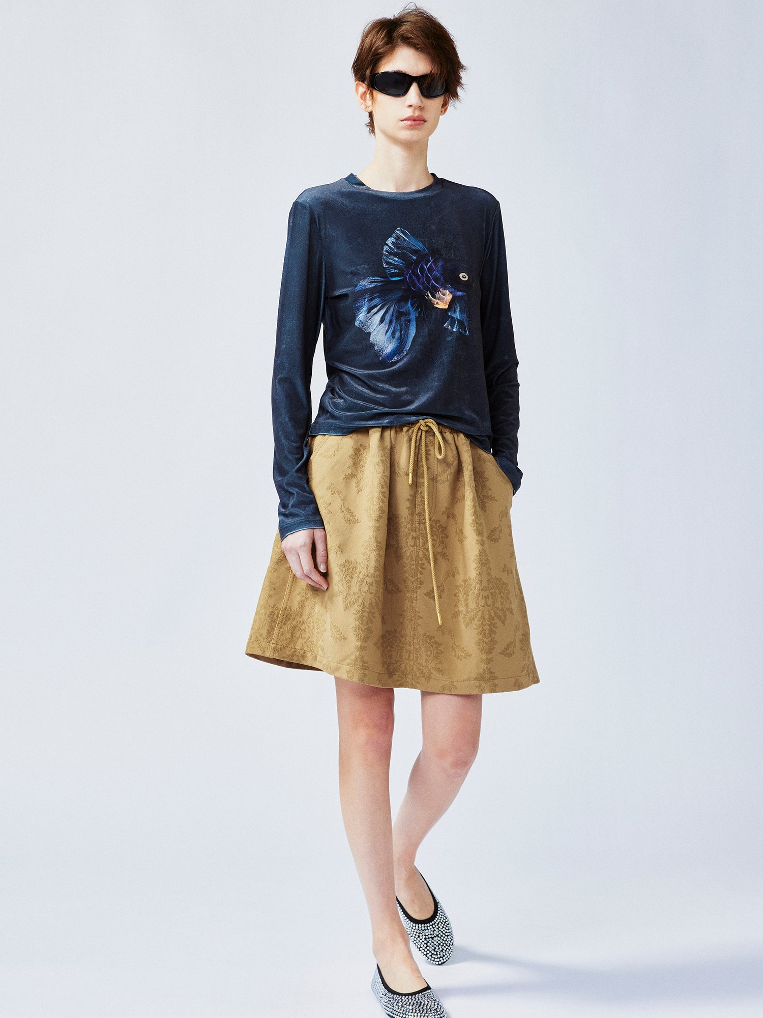"Sweet and elegant" surreal goldfish velvet long-sleeve T-shirt