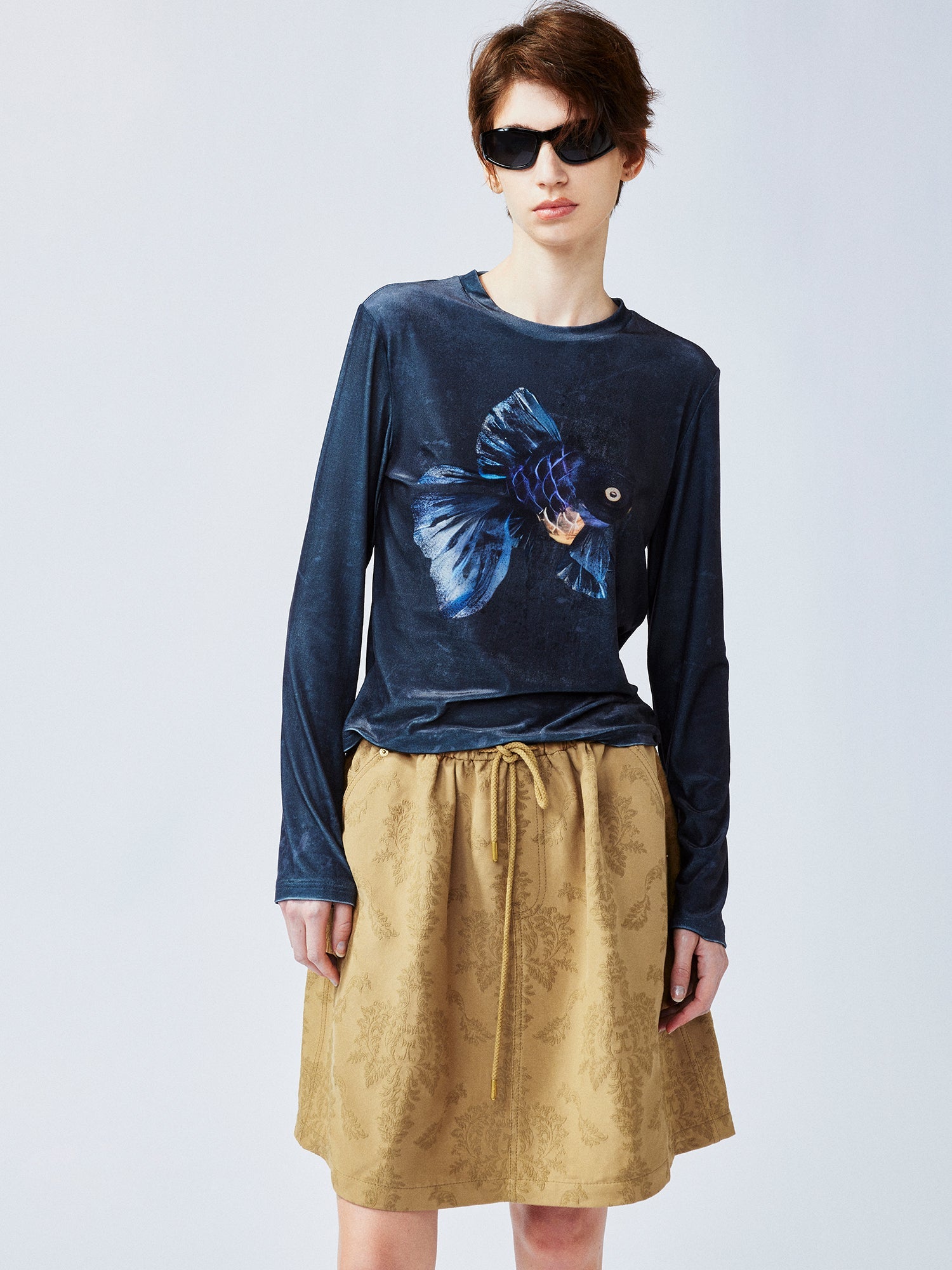 "Sweet and elegant" surreal goldfish velvet long-sleeve T-shirt