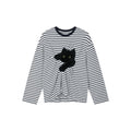 遊び心のある猫がベッドシーツを引っ掻くストライプTシャツ