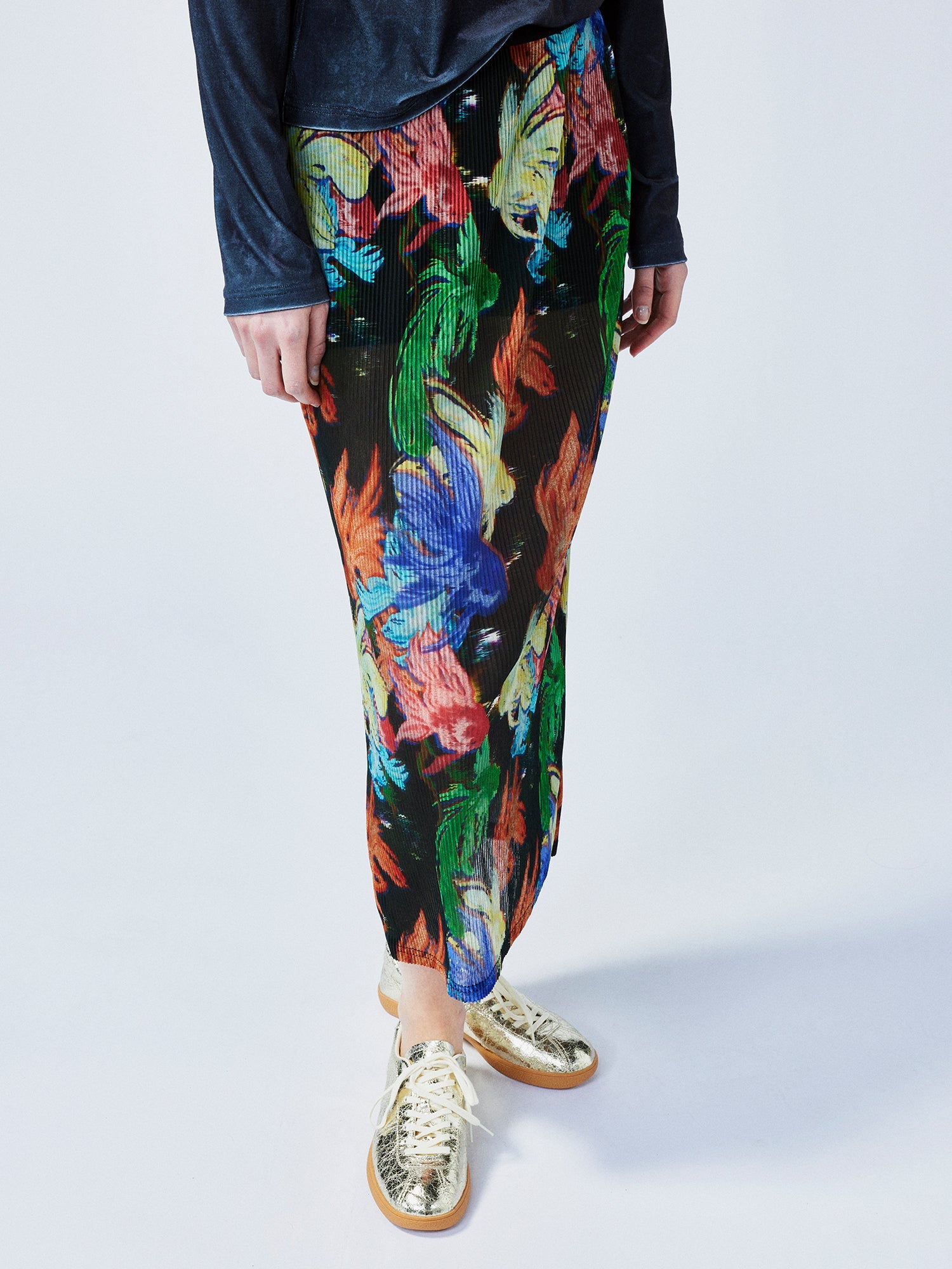 "Magical and enchanting" surreal electronic goldfish pleated midi skirt