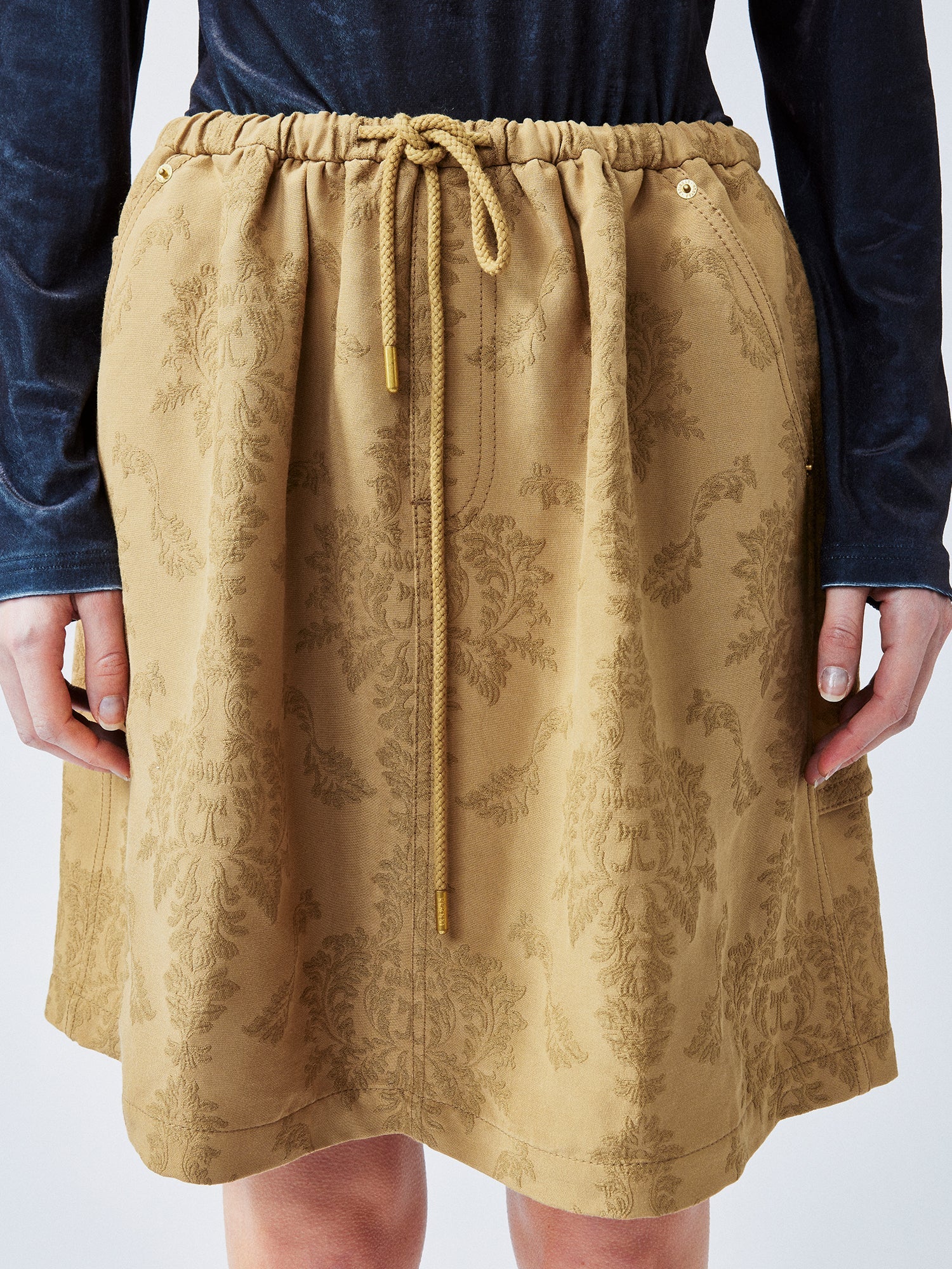 Nostalgia-evoking classic jacquard cargo skirt