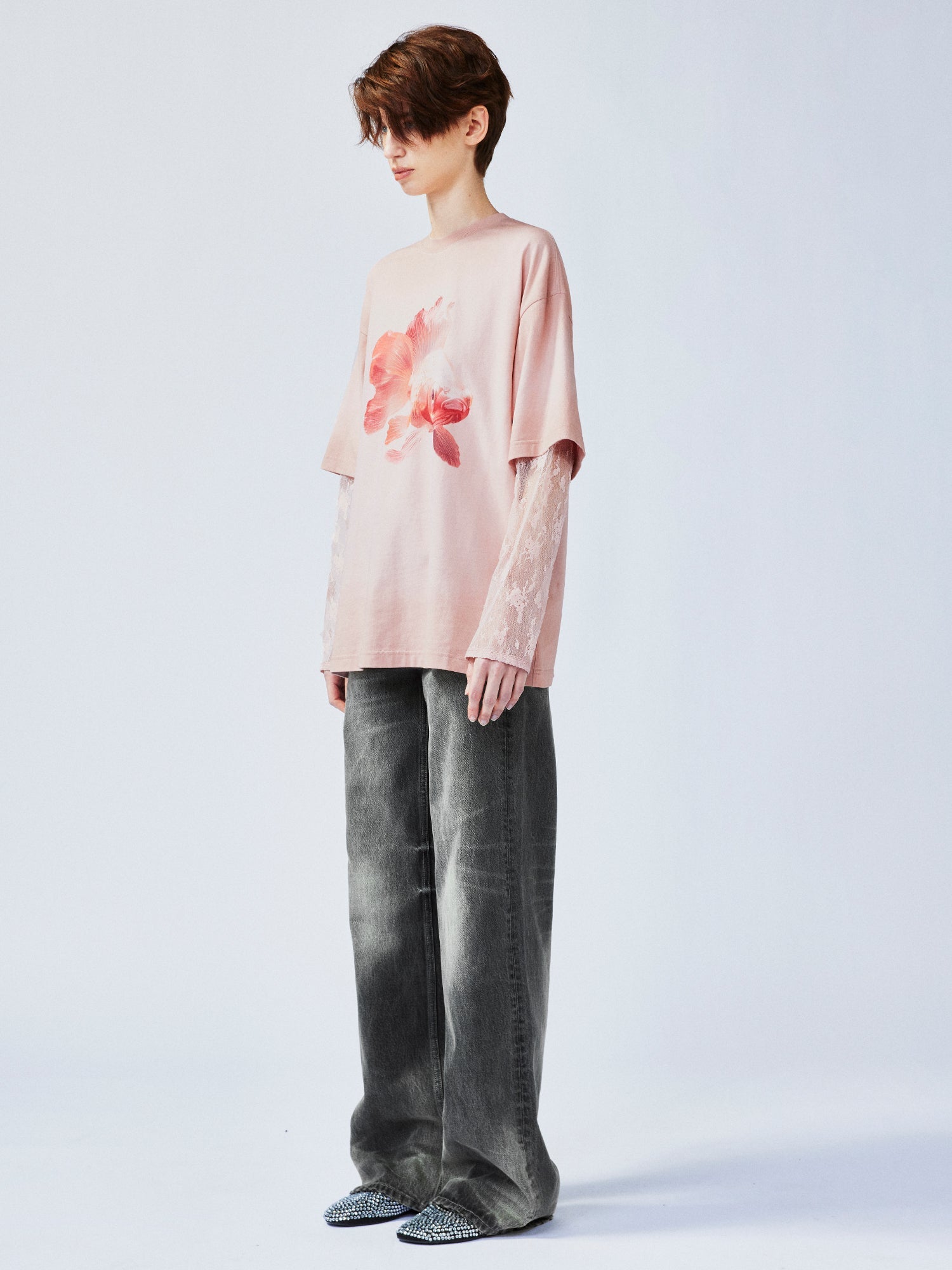 "Sweet and elegant" surreal goldfish layered-look T-shirt