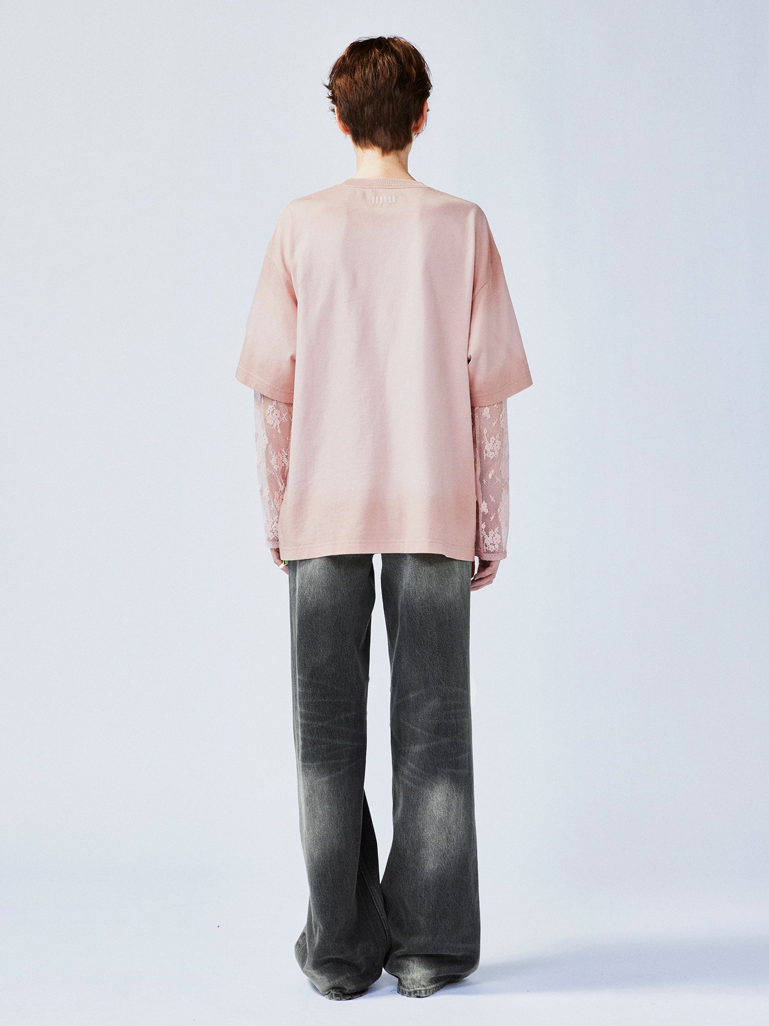 "Sweet and elegant" surreal goldfish layered-look T-shirt