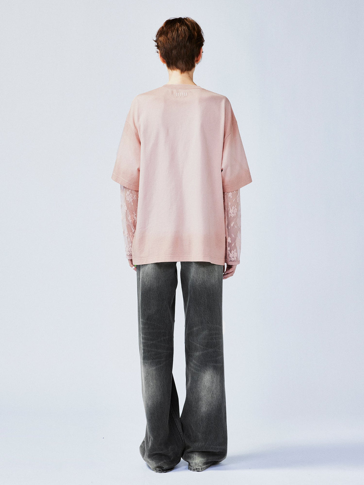 "Sweet and elegant" surreal goldfish layered-look T-shirt