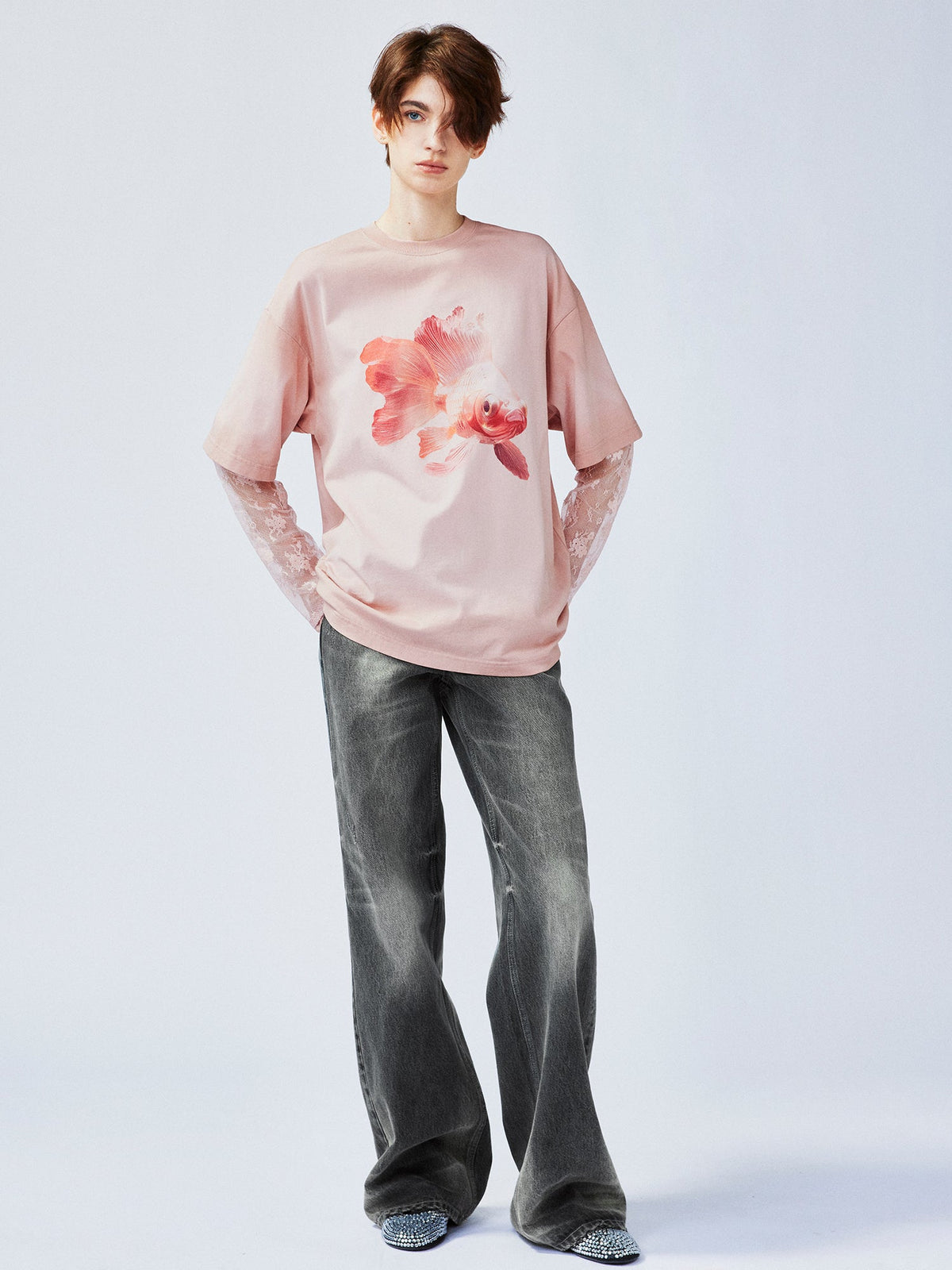 "Sweet and elegant" surreal goldfish layered-look T-shirt