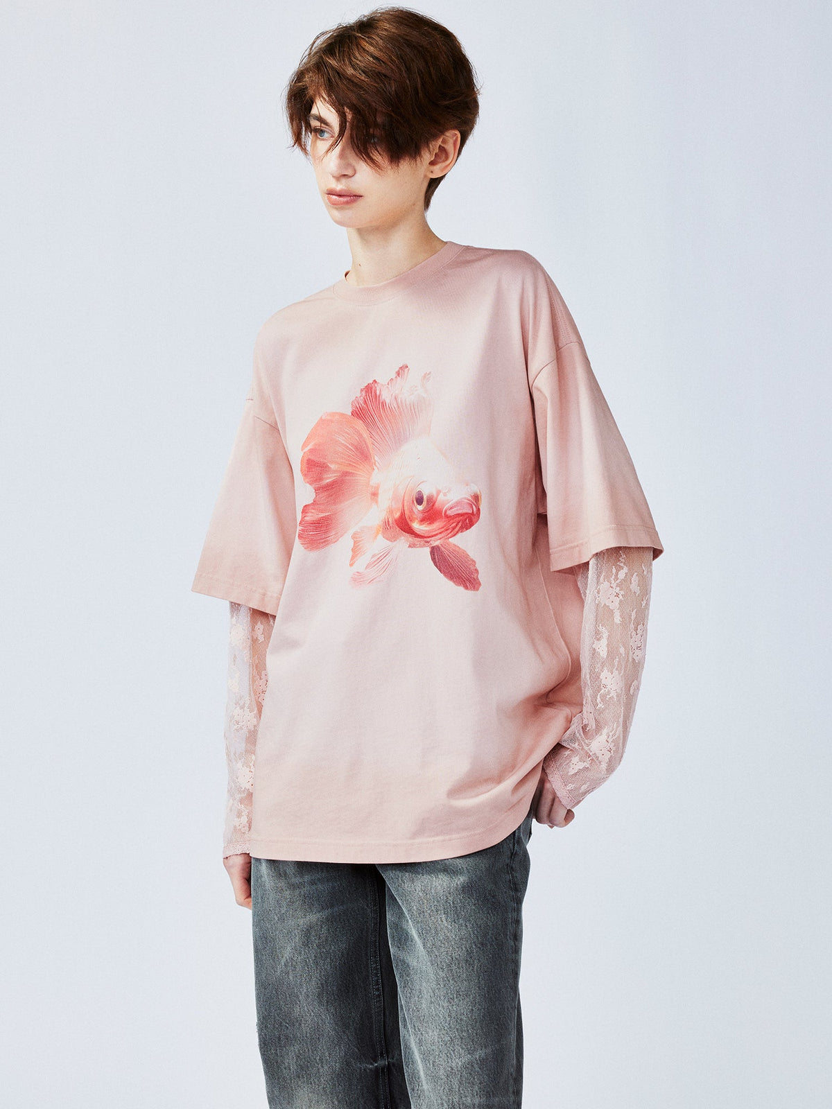 "Sweet and elegant" surreal goldfish layered-look T-shirt