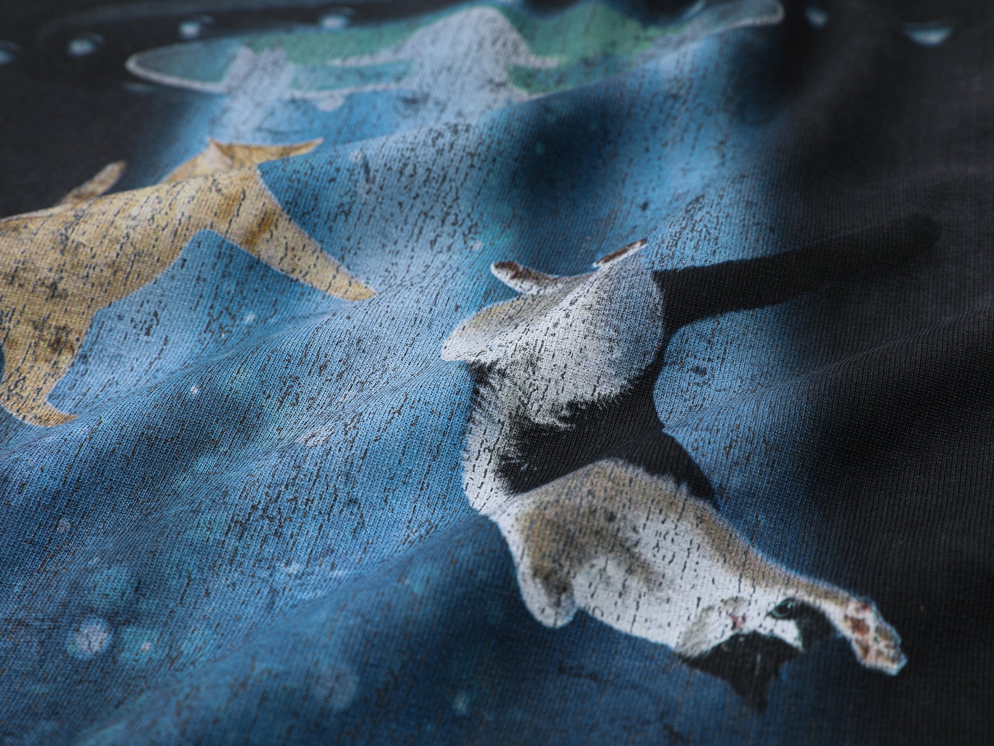 Playfully witty "UFO beaming cat" graphic T-shirt dress