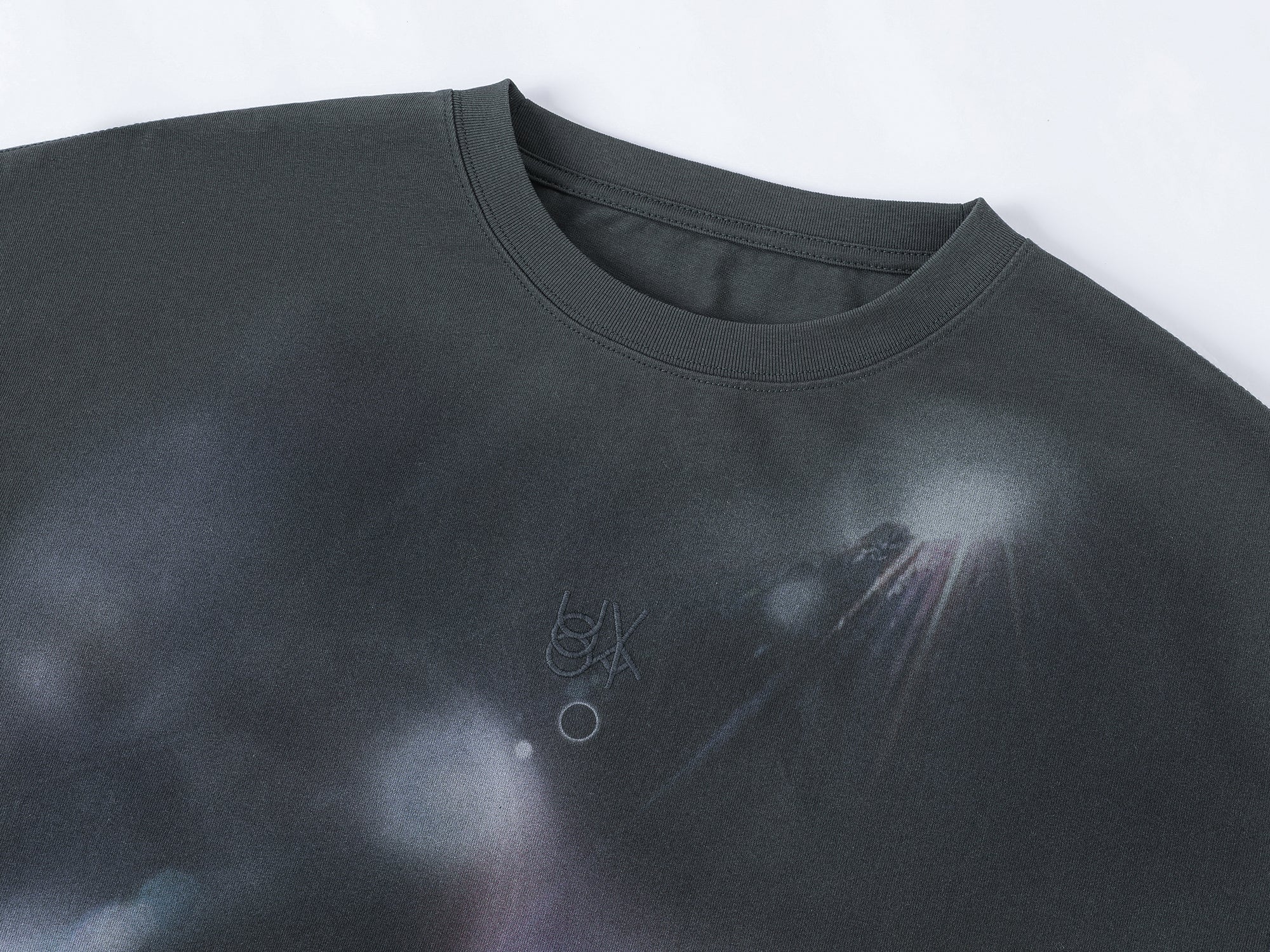 Dreamy halo cat layered T-shirt